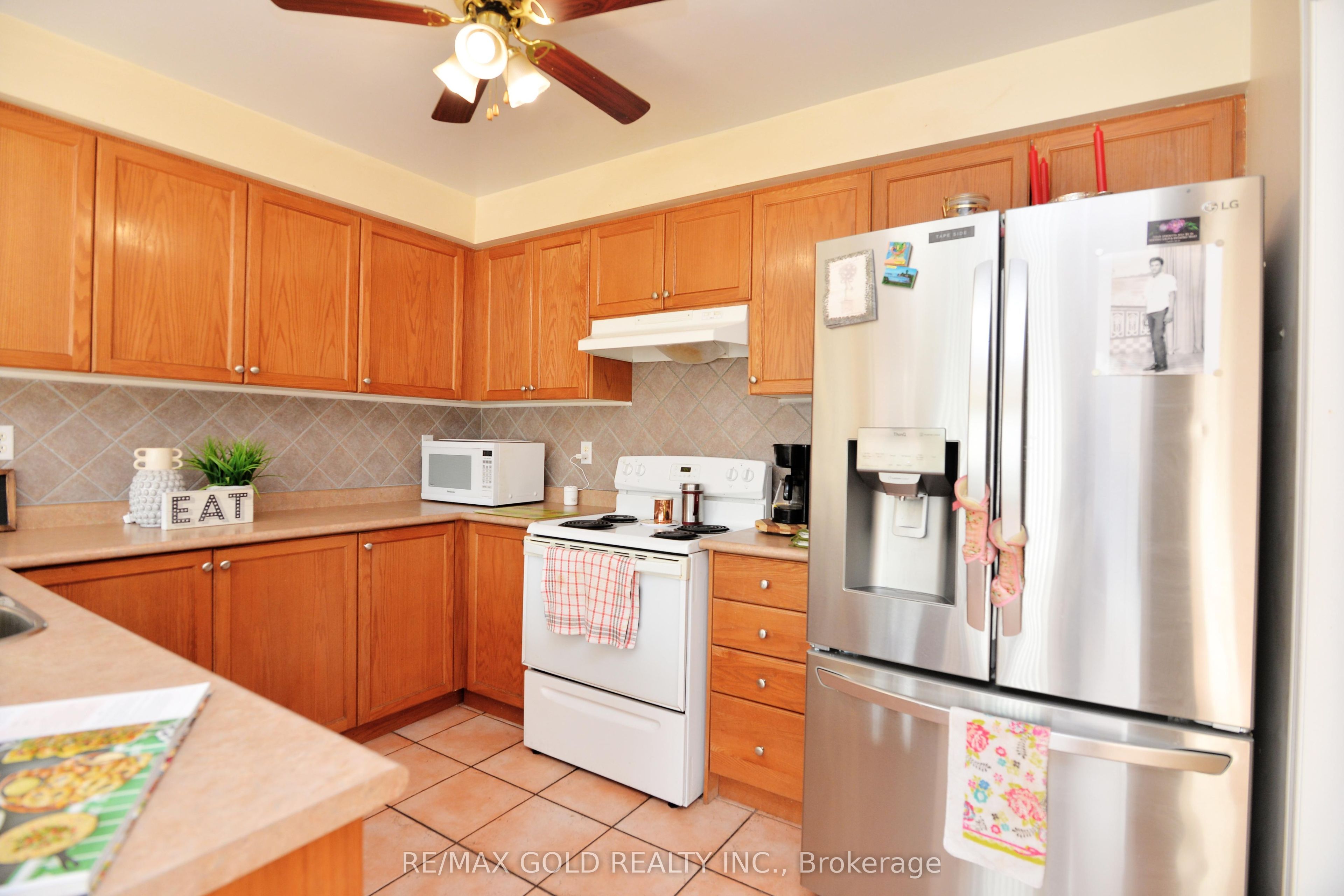 5974 Tenth Line Property Photo 16