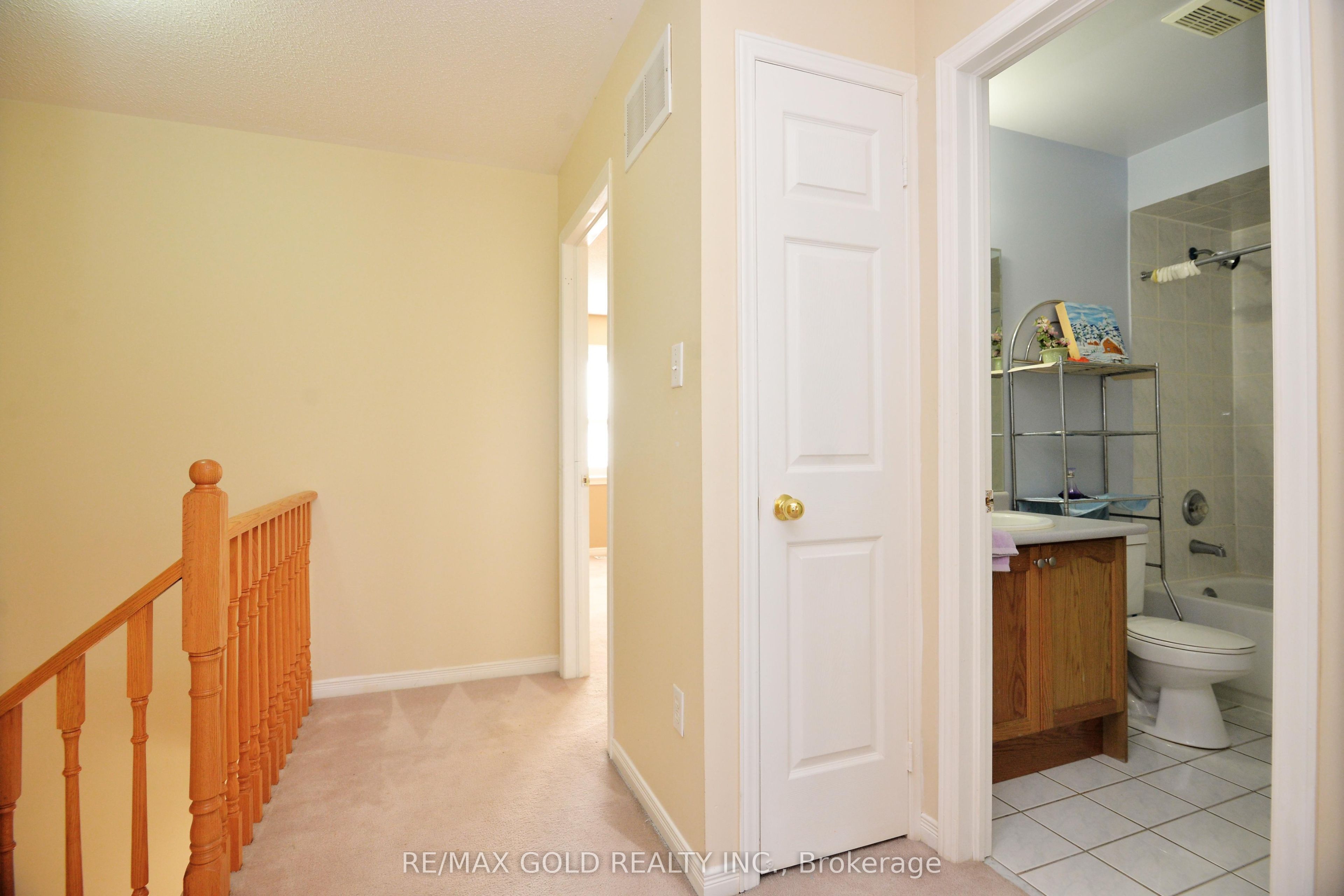 5974 Tenth Line Property Photo 23