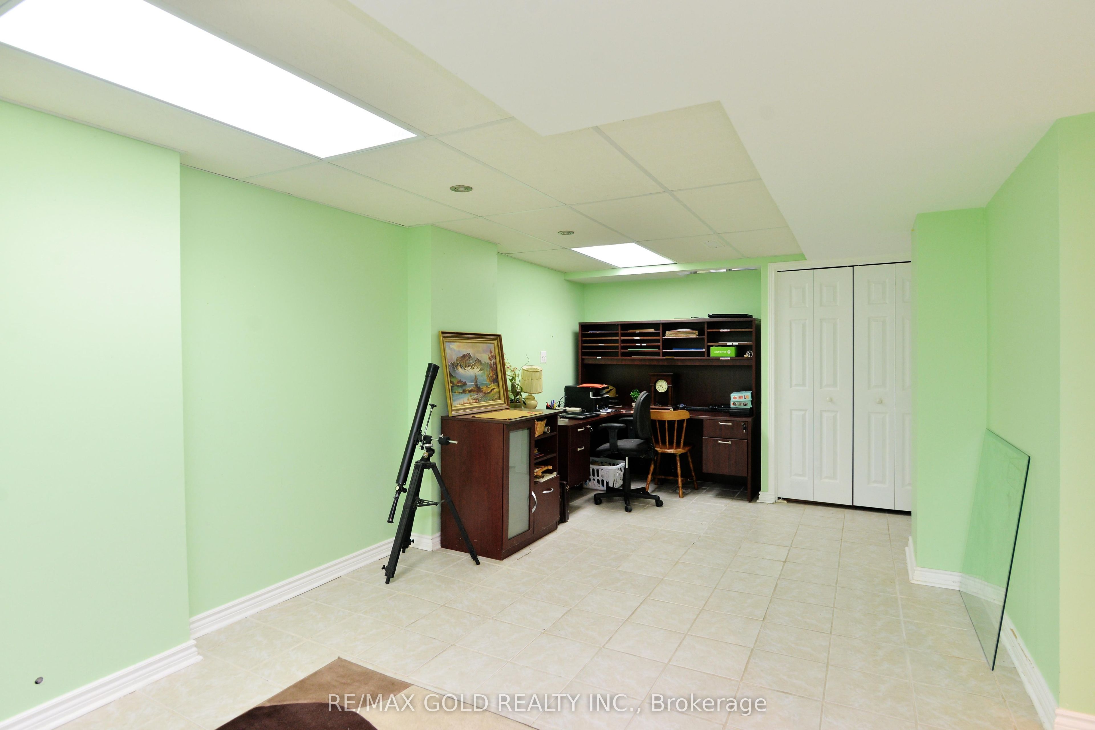 5974 Tenth Line Property Photo 35