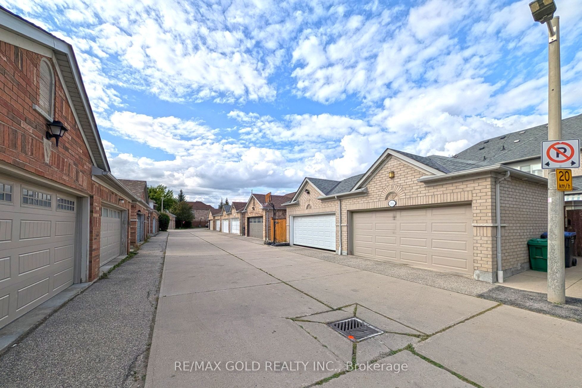 5974 Tenth Line Property Photo 45