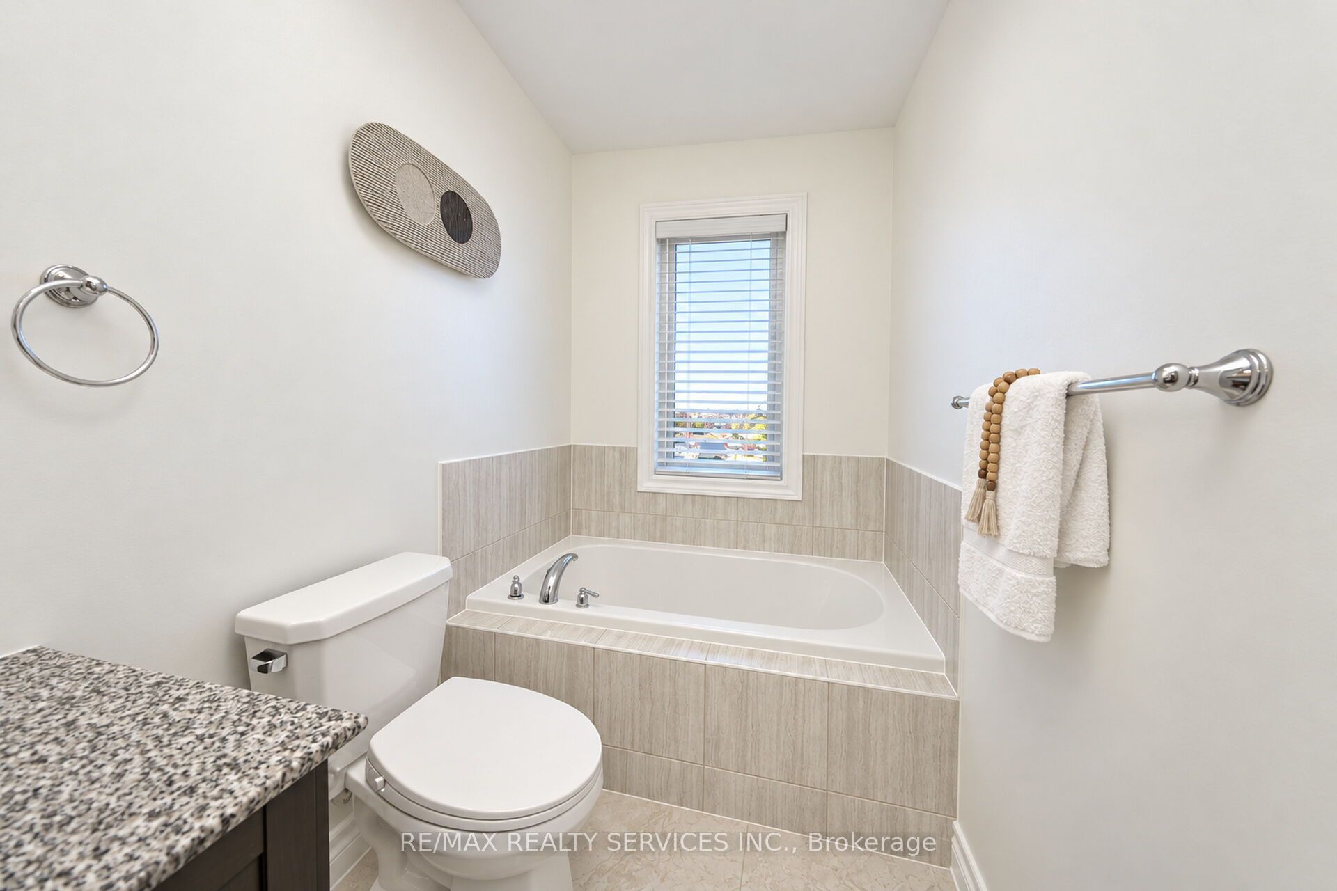 12 Cedarland Road 111 Property Photo 34