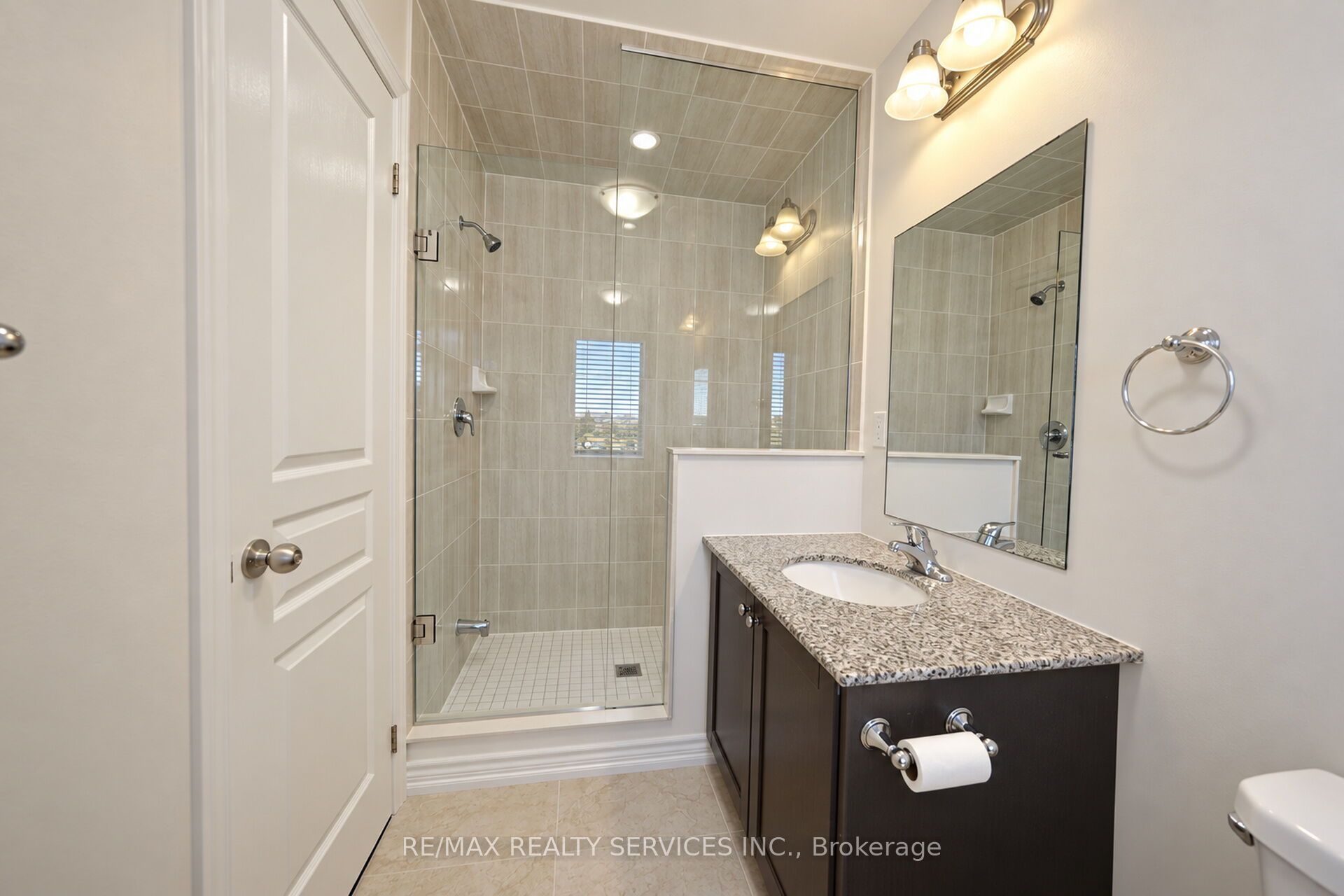 12 Cedarland Road 111 Property Photo 35
