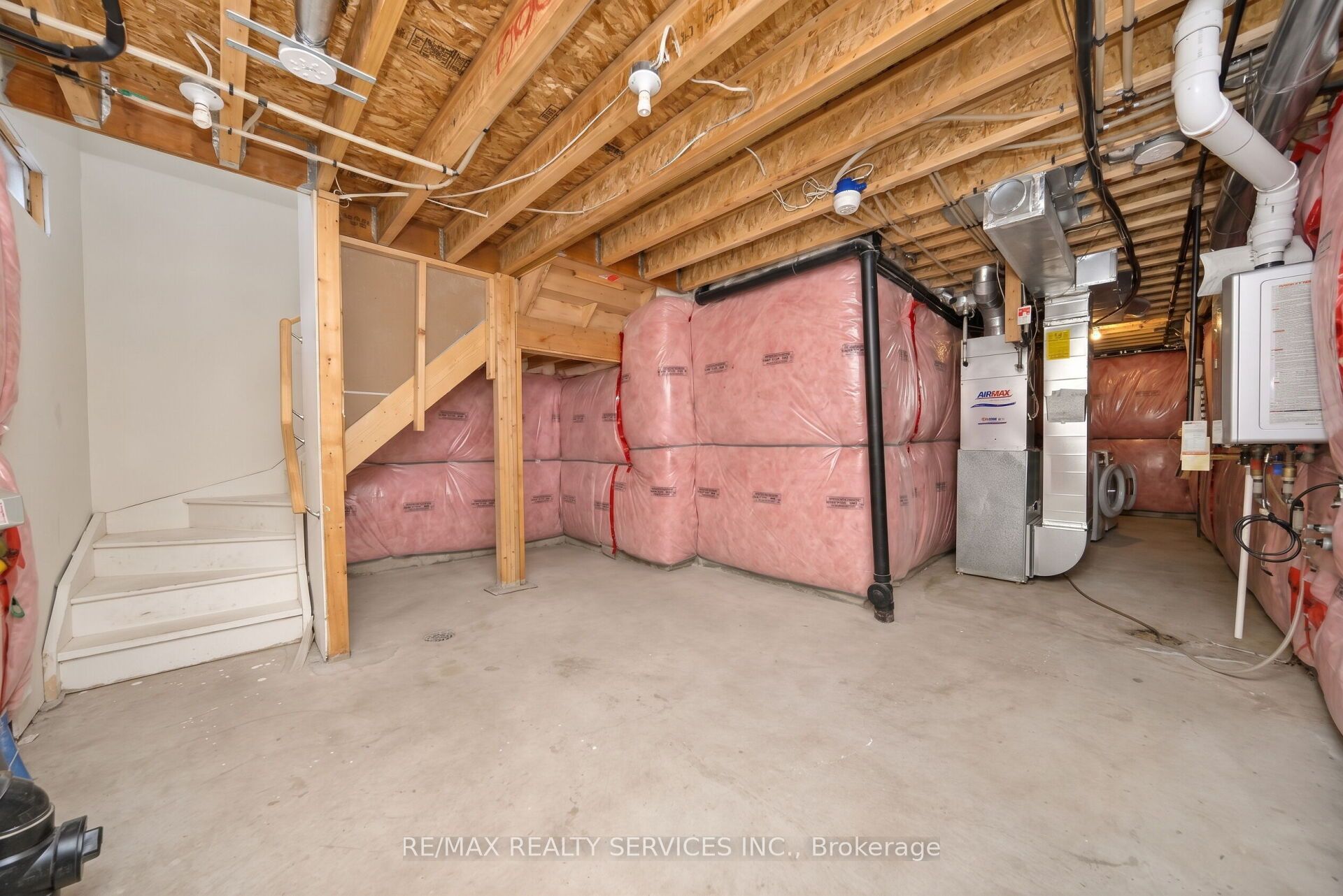 12 Cedarland Road 111 Property Photo 49