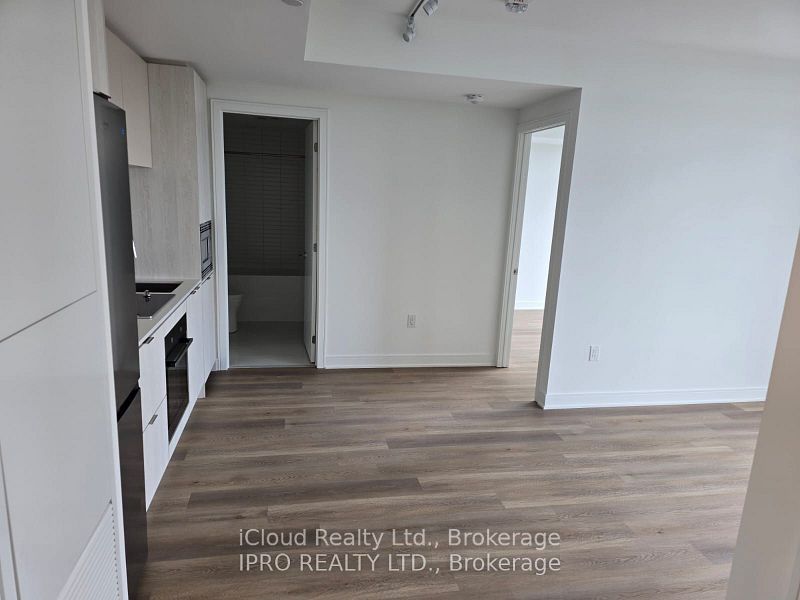 86 Dundas Street 903 Property Photo 4