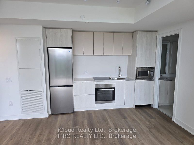 86 Dundas Street 903 Property Photo 5
