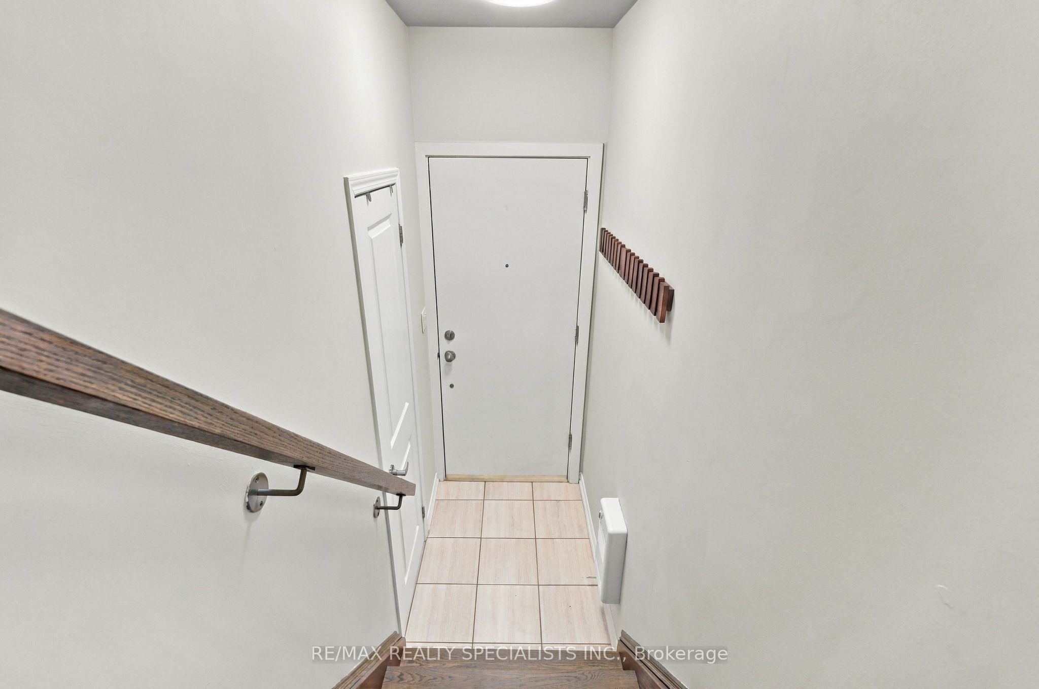 24 Fieldway Road 5 Property Photo 5