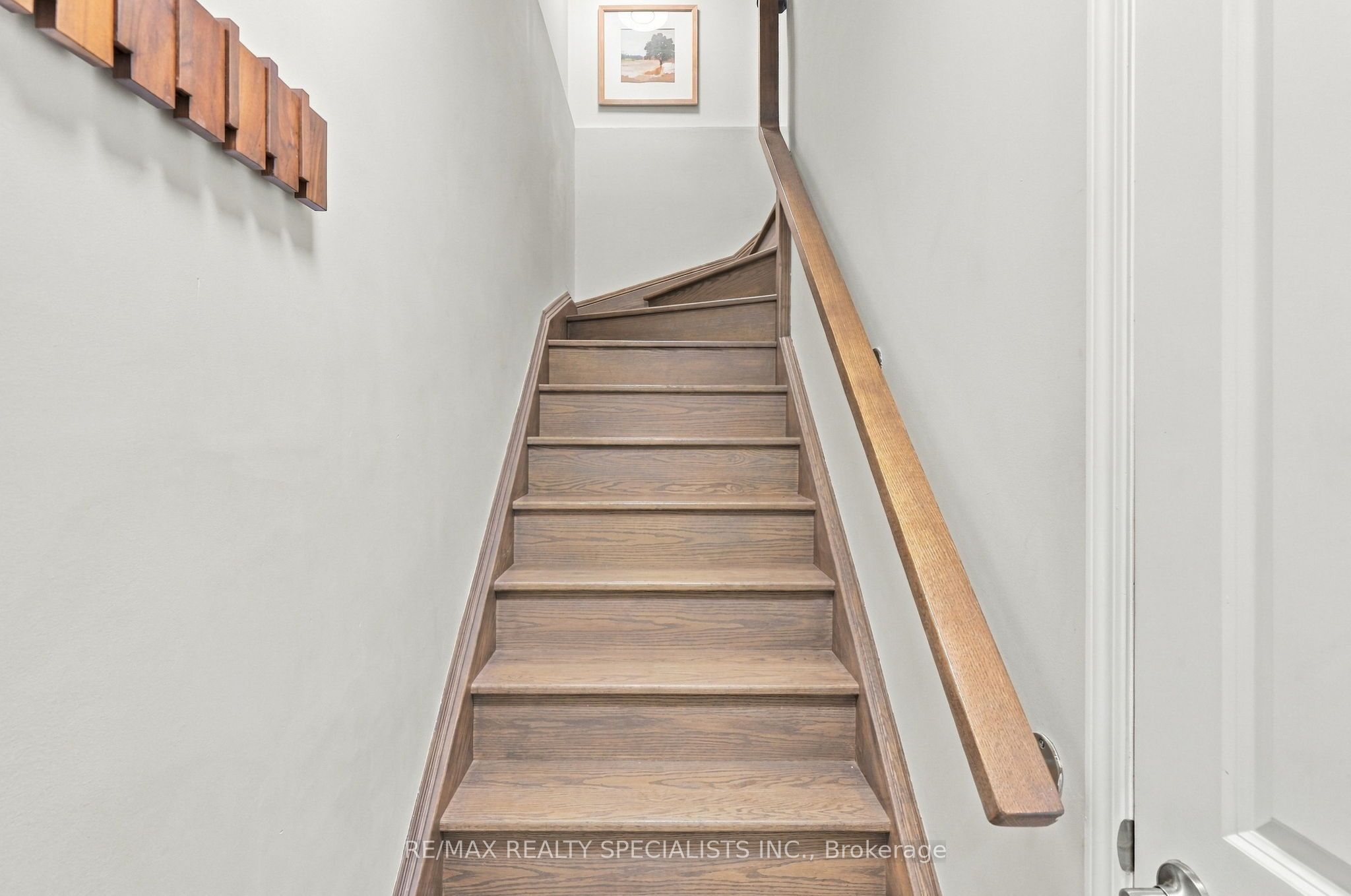 24 Fieldway Road 5 Property Photo 6