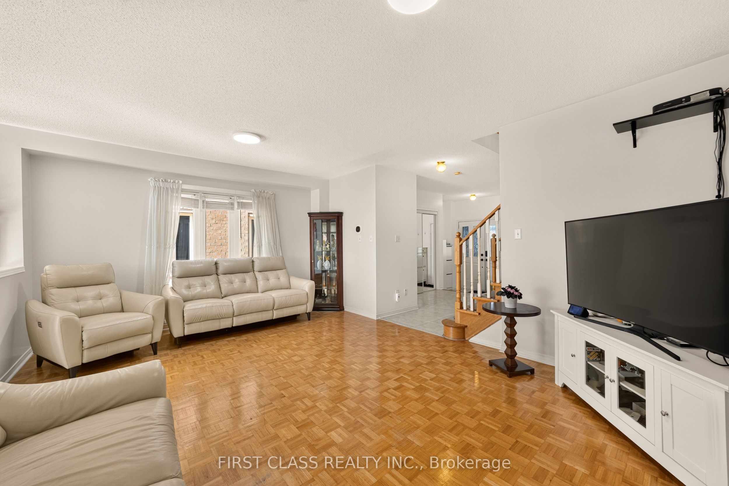 38 Pacific Wind Crescent Property Photo 8