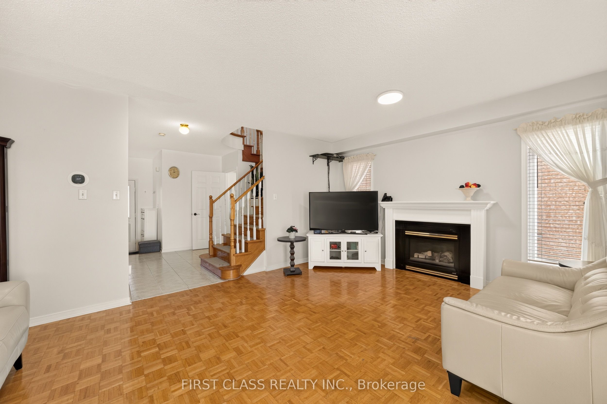38 Pacific Wind Crescent Property Photo 9