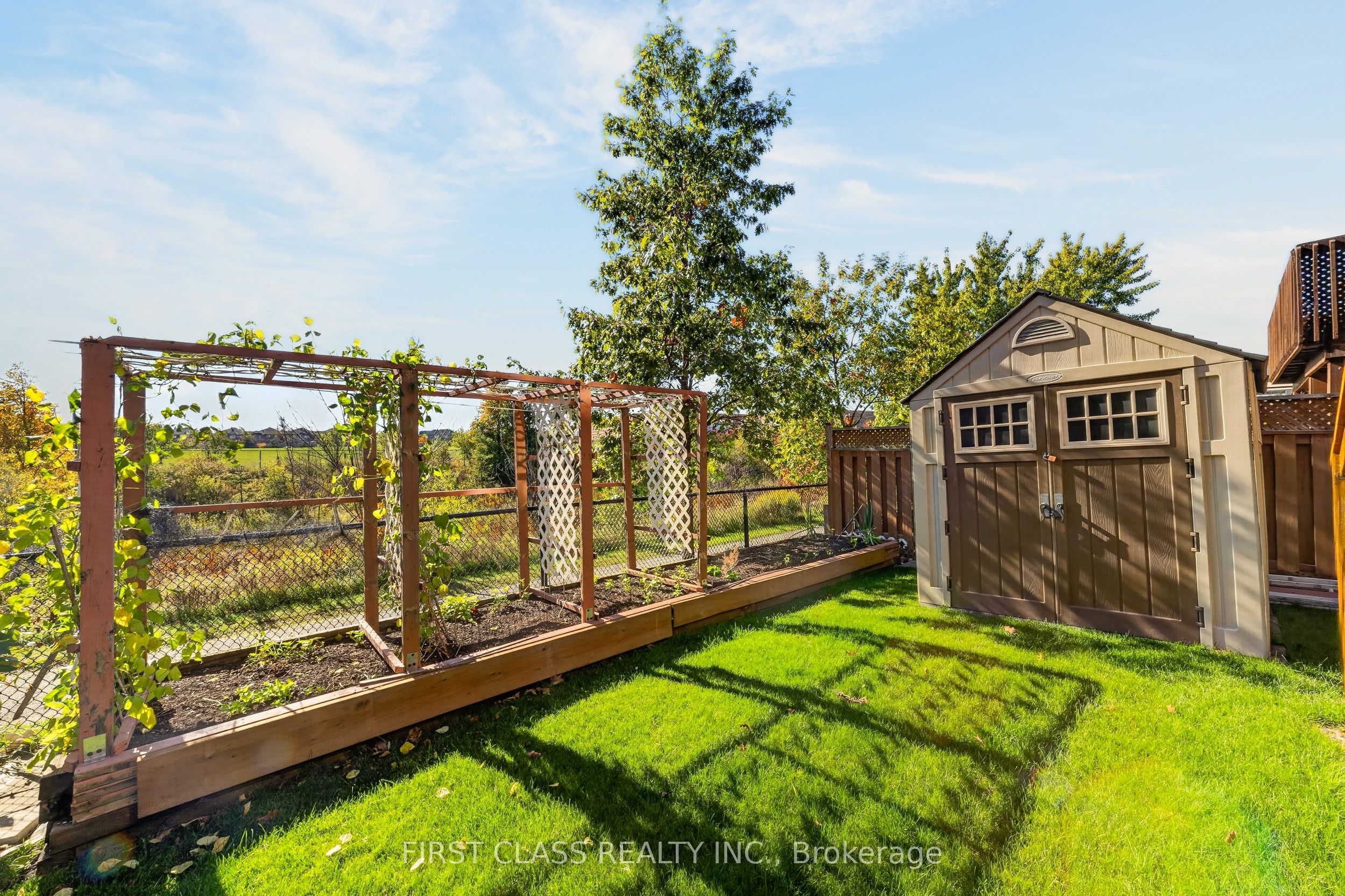 38 Pacific Wind Crescent Property Photo 41