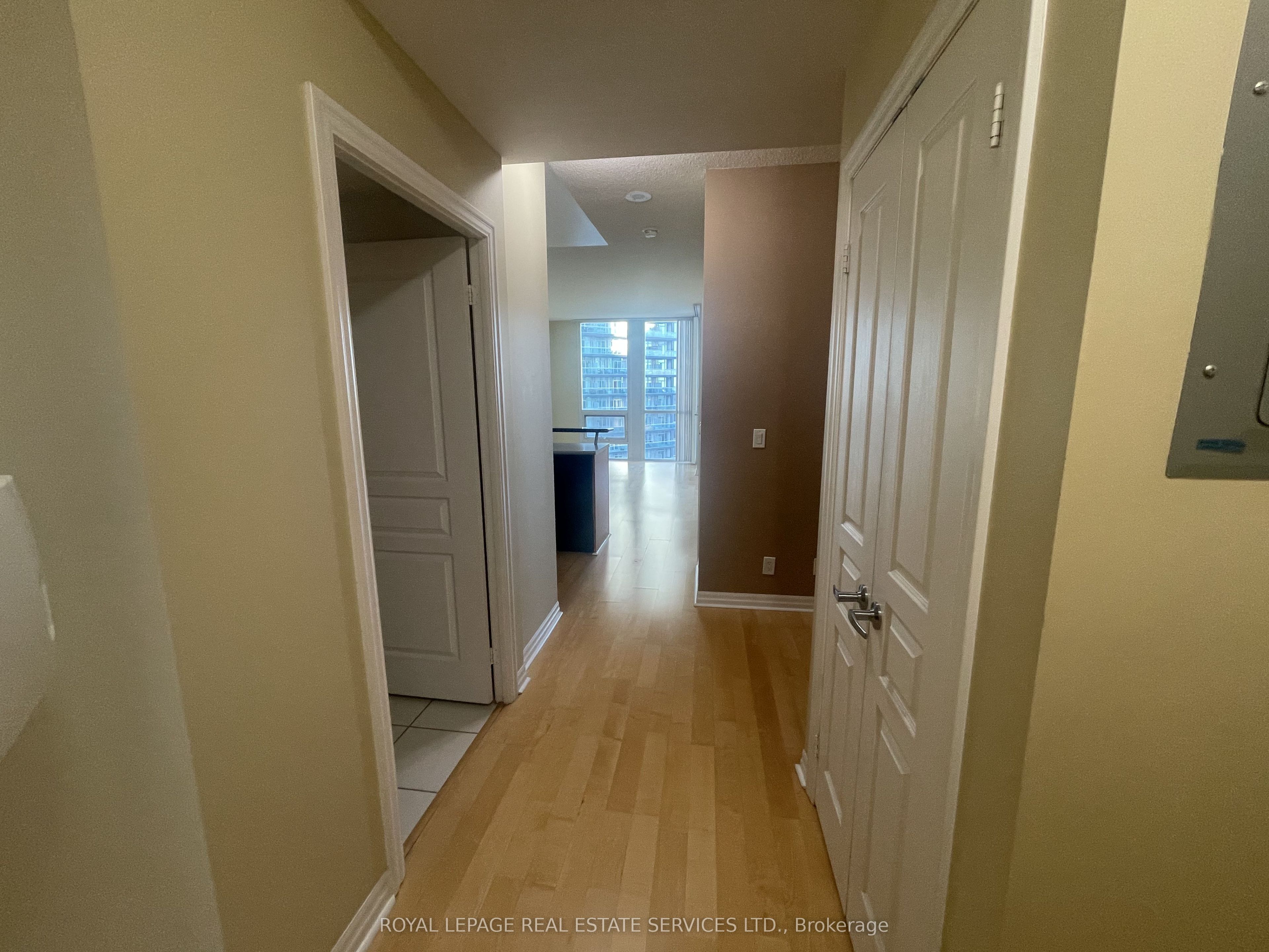 3939 Duke Of York Boulevard 2006 Property Photo 4