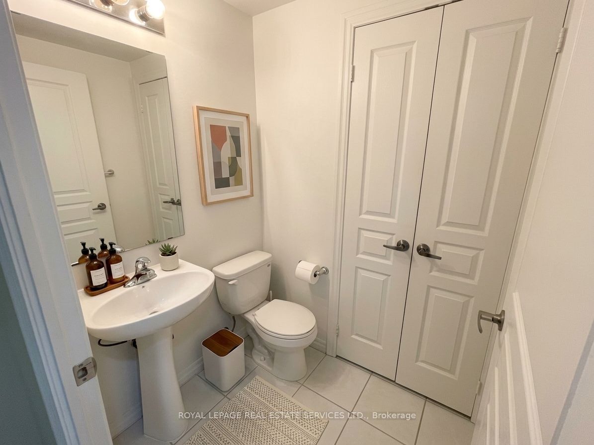 3939 Duke Of York Boulevard 2006 Property Photo 6