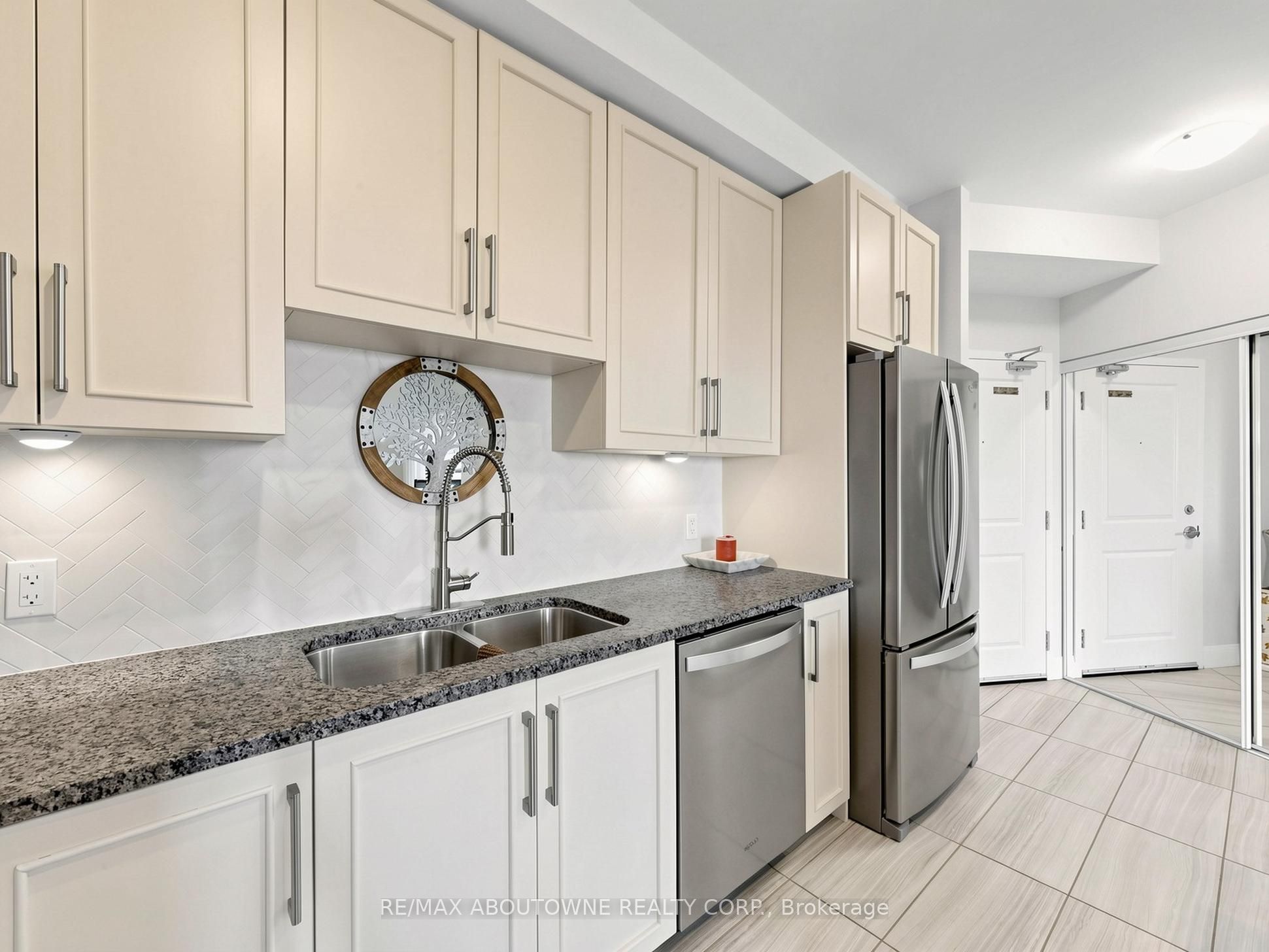630 Sauve Street 418 Property Photo 15