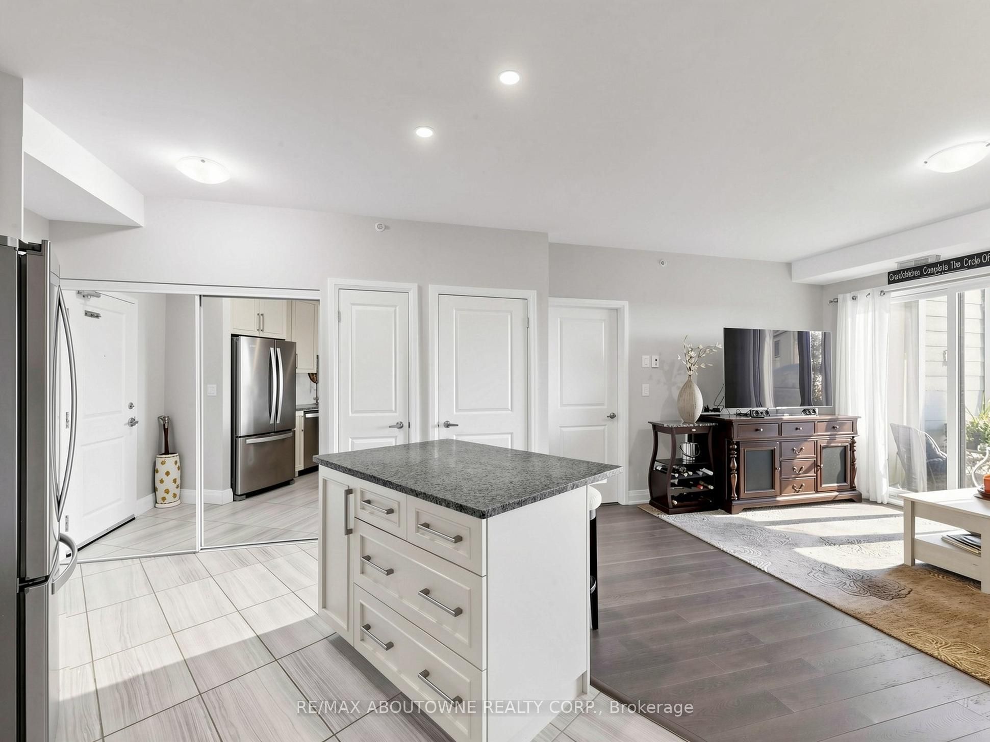 630 Sauve Street 418 Property Photo 16