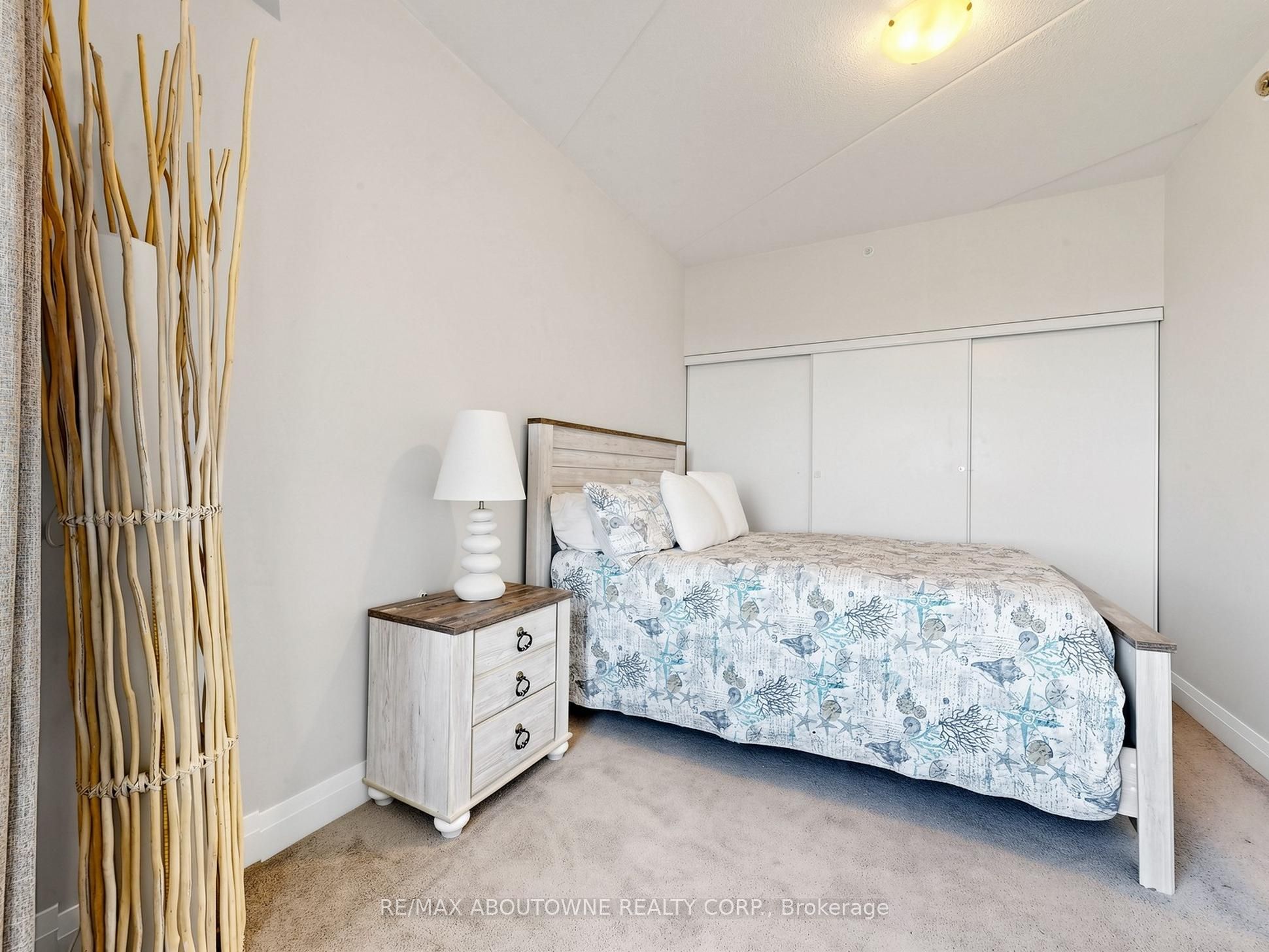 630 Sauve Street 418 Property Photo 24