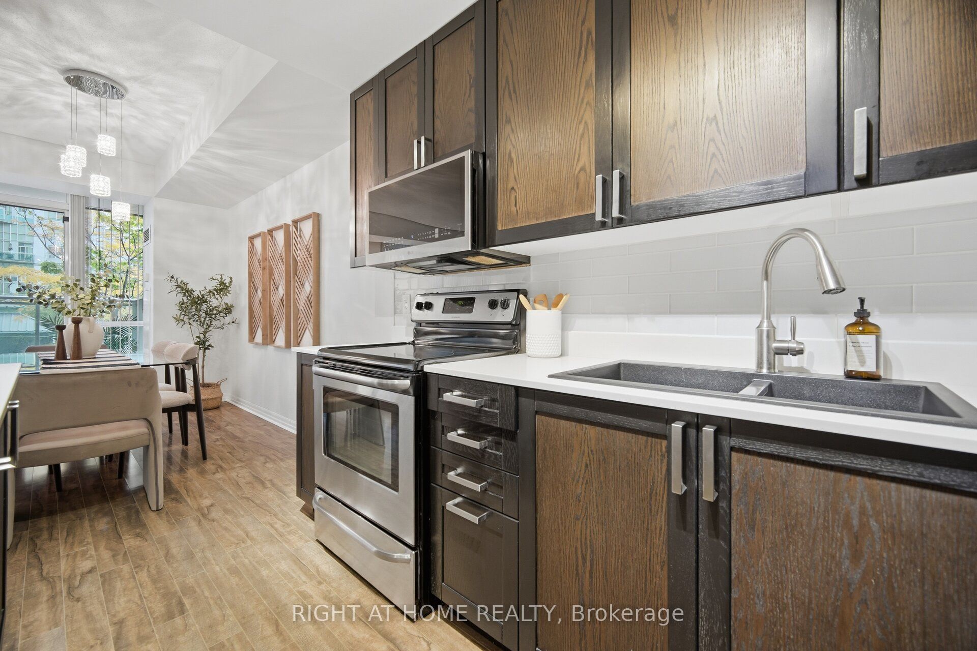 3939 Duke Of York Boulevard 604 Property Photo 9