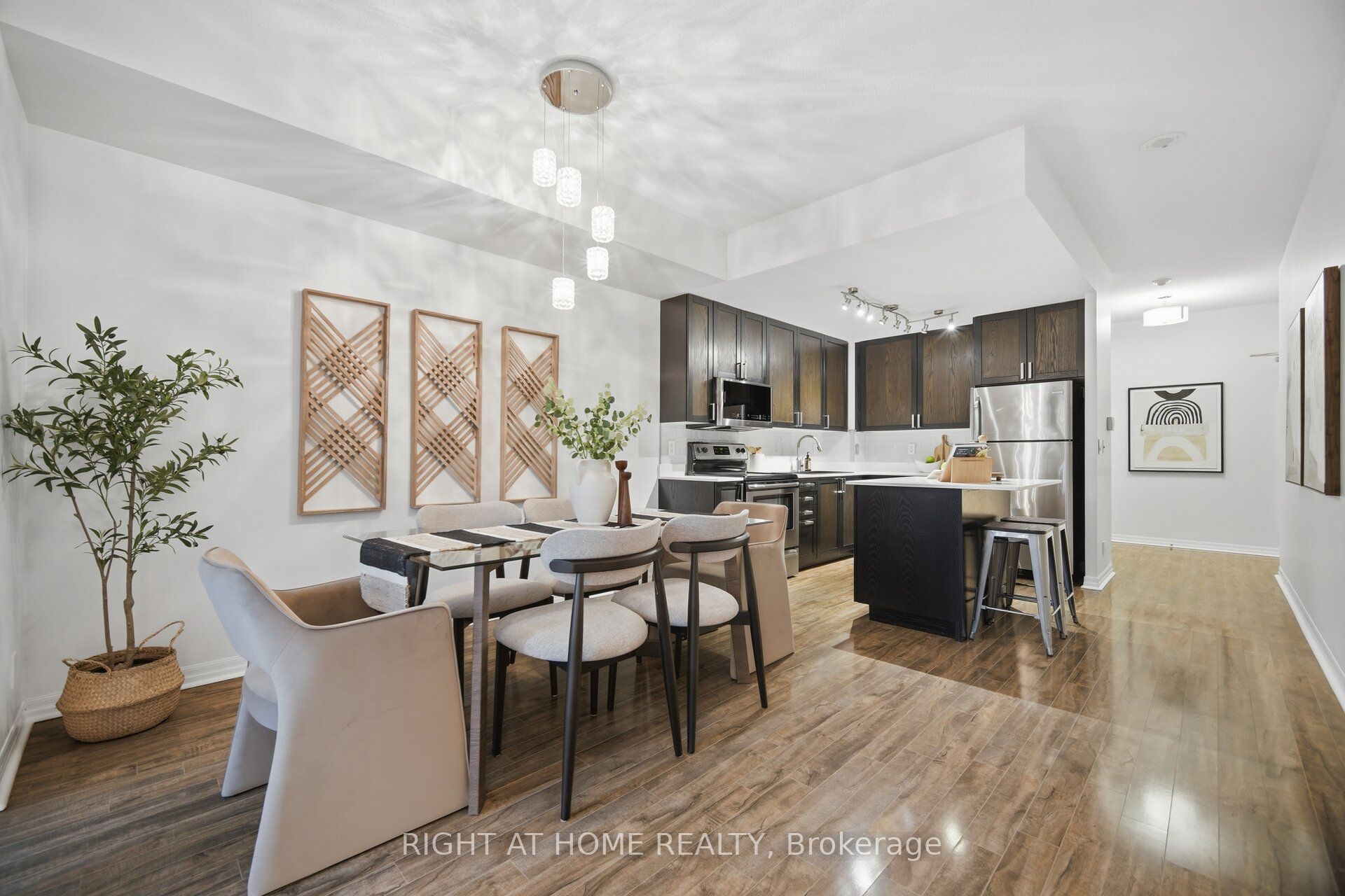 3939 Duke Of York Boulevard 604 Property Photo 11