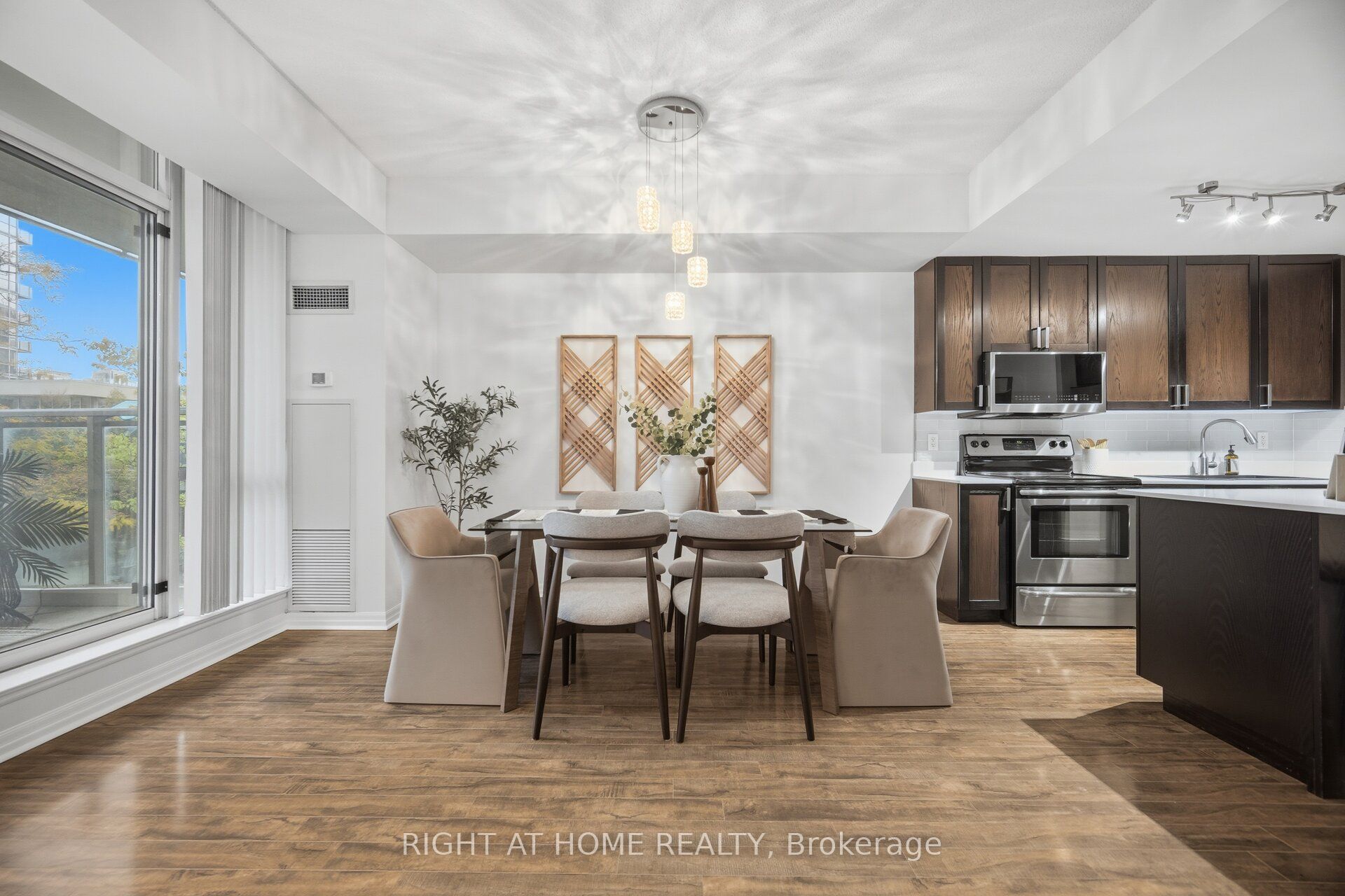 3939 Duke Of York Boulevard 604 Property Photo 12