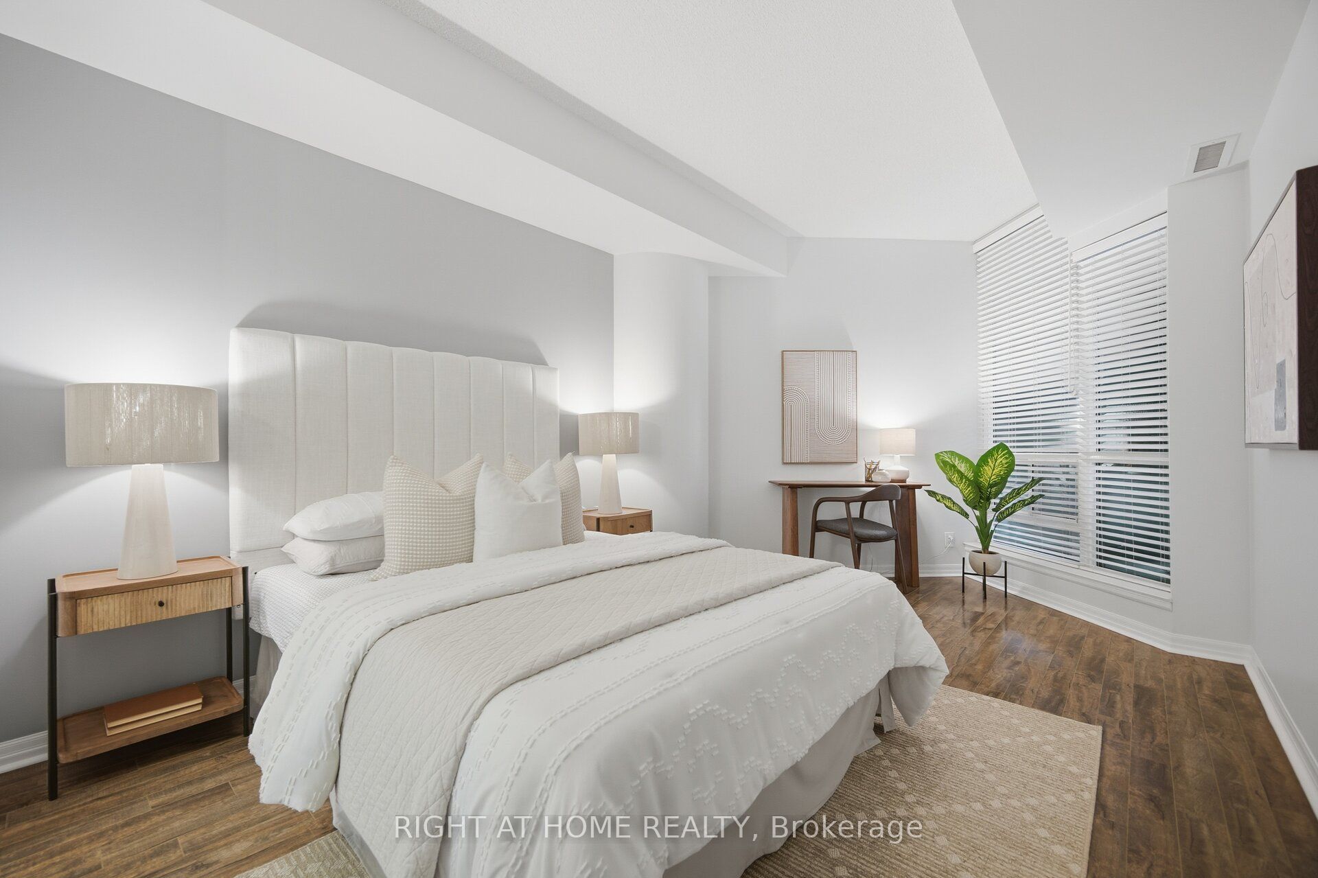 3939 Duke Of York Boulevard 604 Property Photo 17