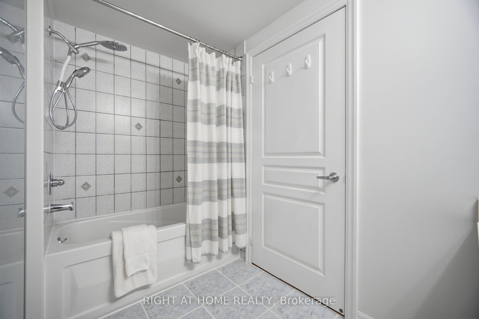 3939 Duke Of York Boulevard 604 Property Photo 23