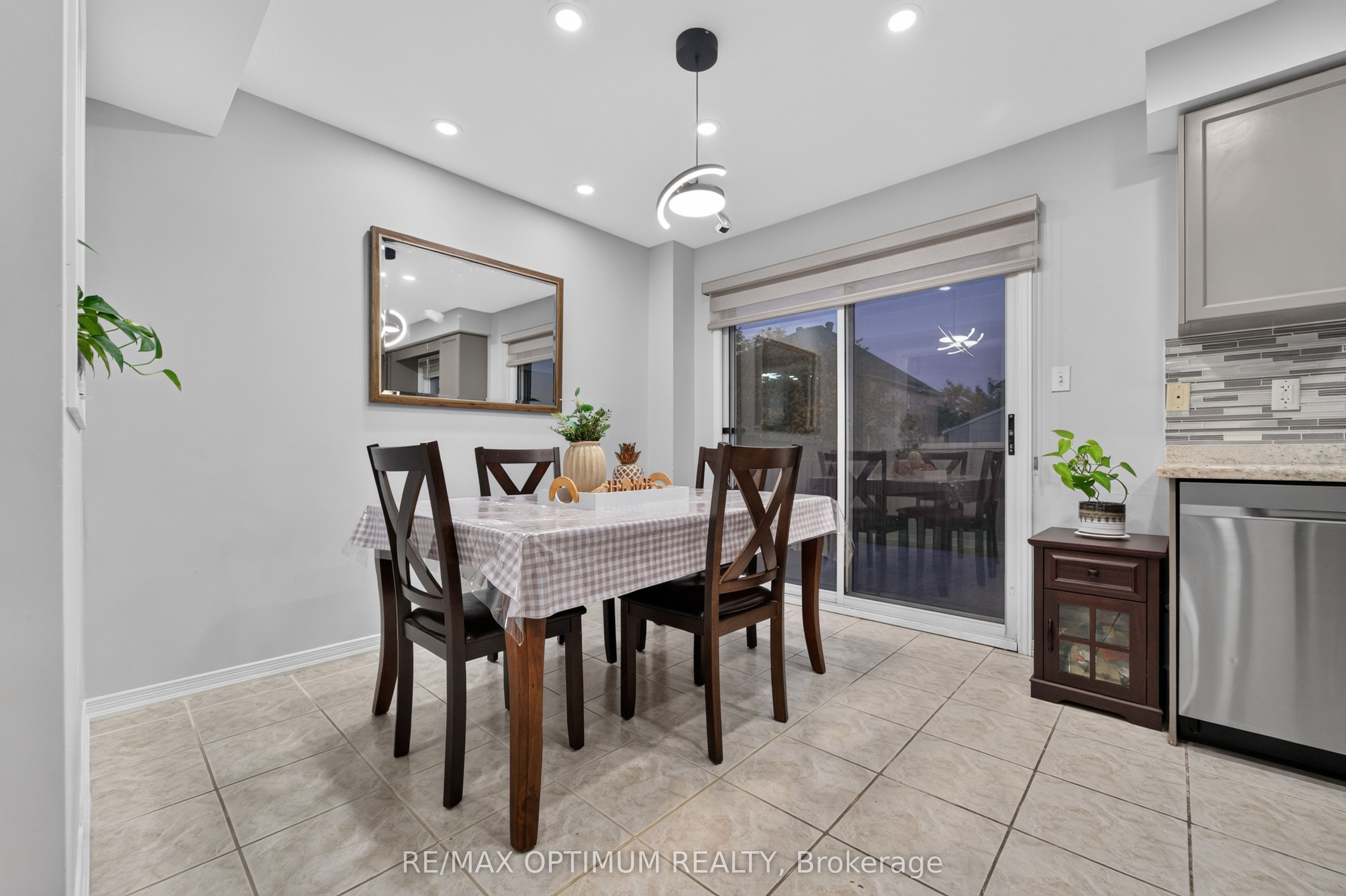120 Zia Dodda Crescent Property Photo 11