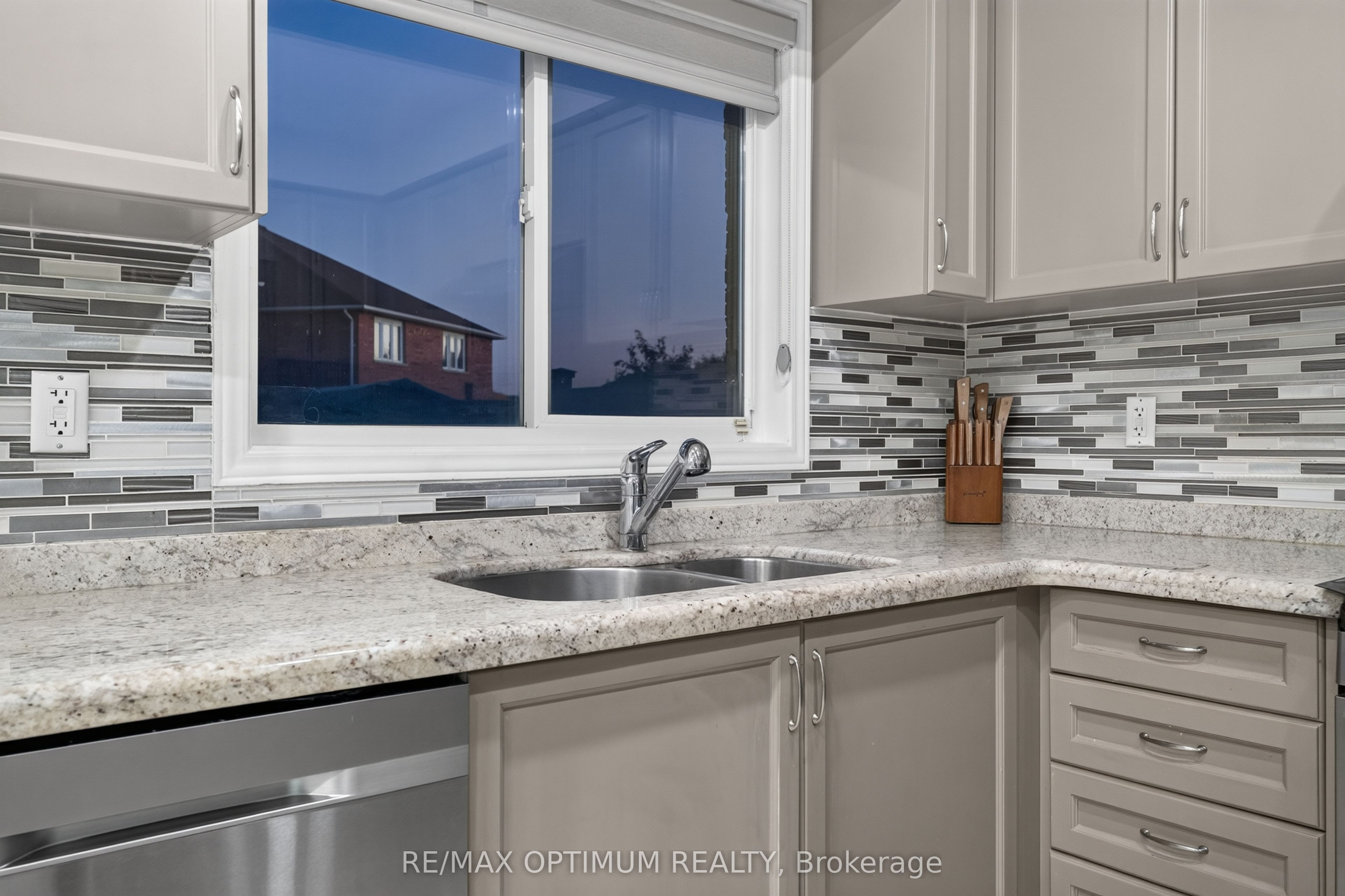 120 Zia Dodda Crescent Property Photo 16