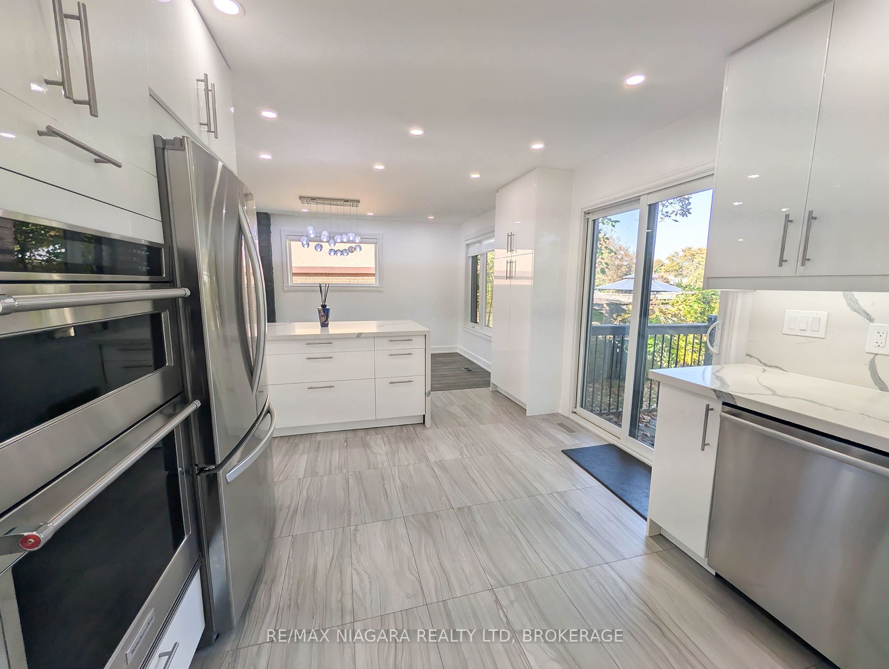 2474 Bridge Road Property Photo 10
