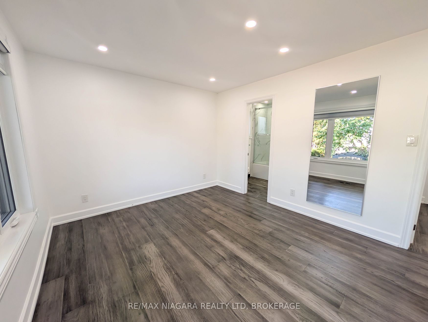 2474 Bridge Road Property Photo 12