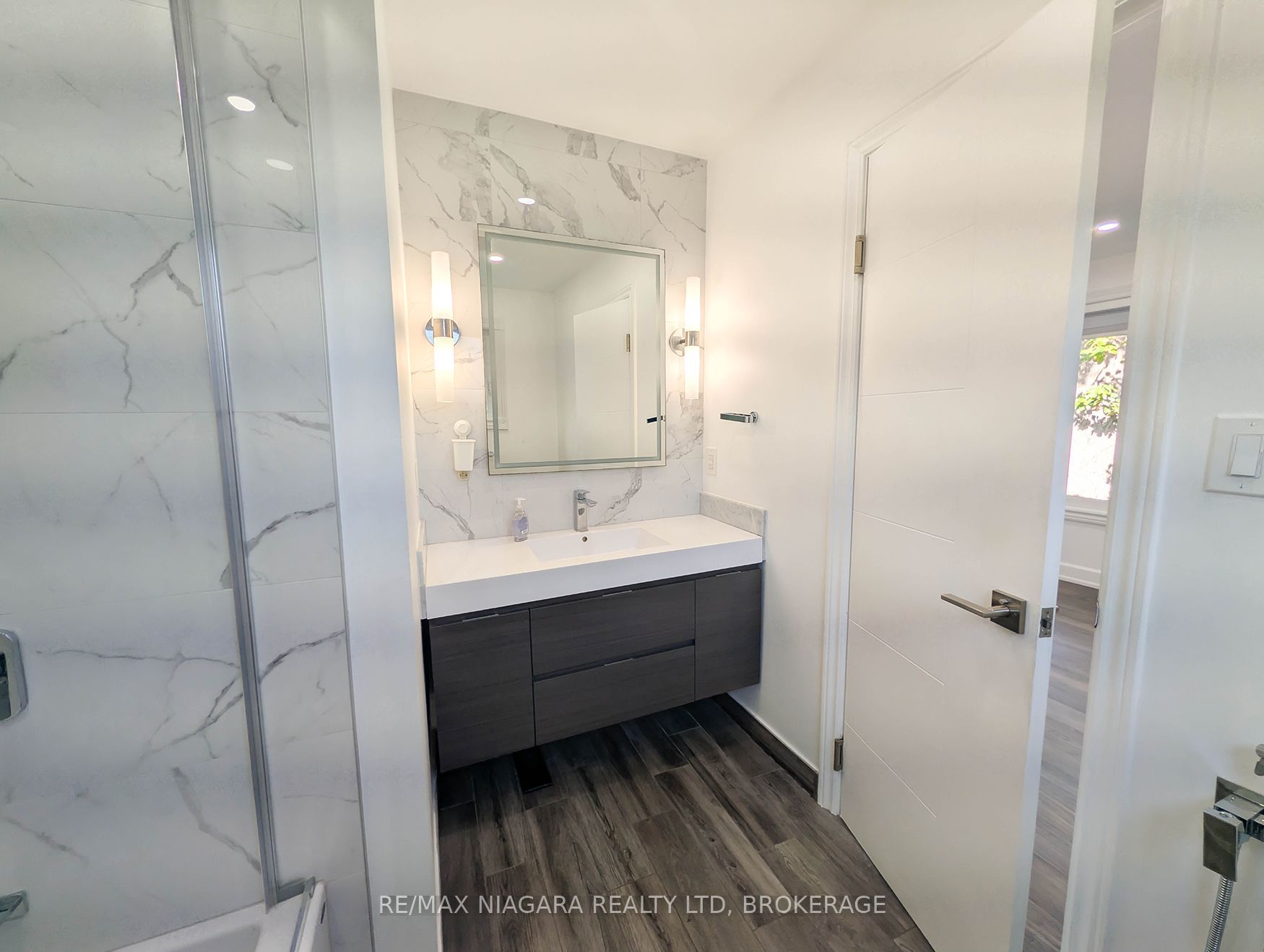 2474 Bridge Road Property Photo 14