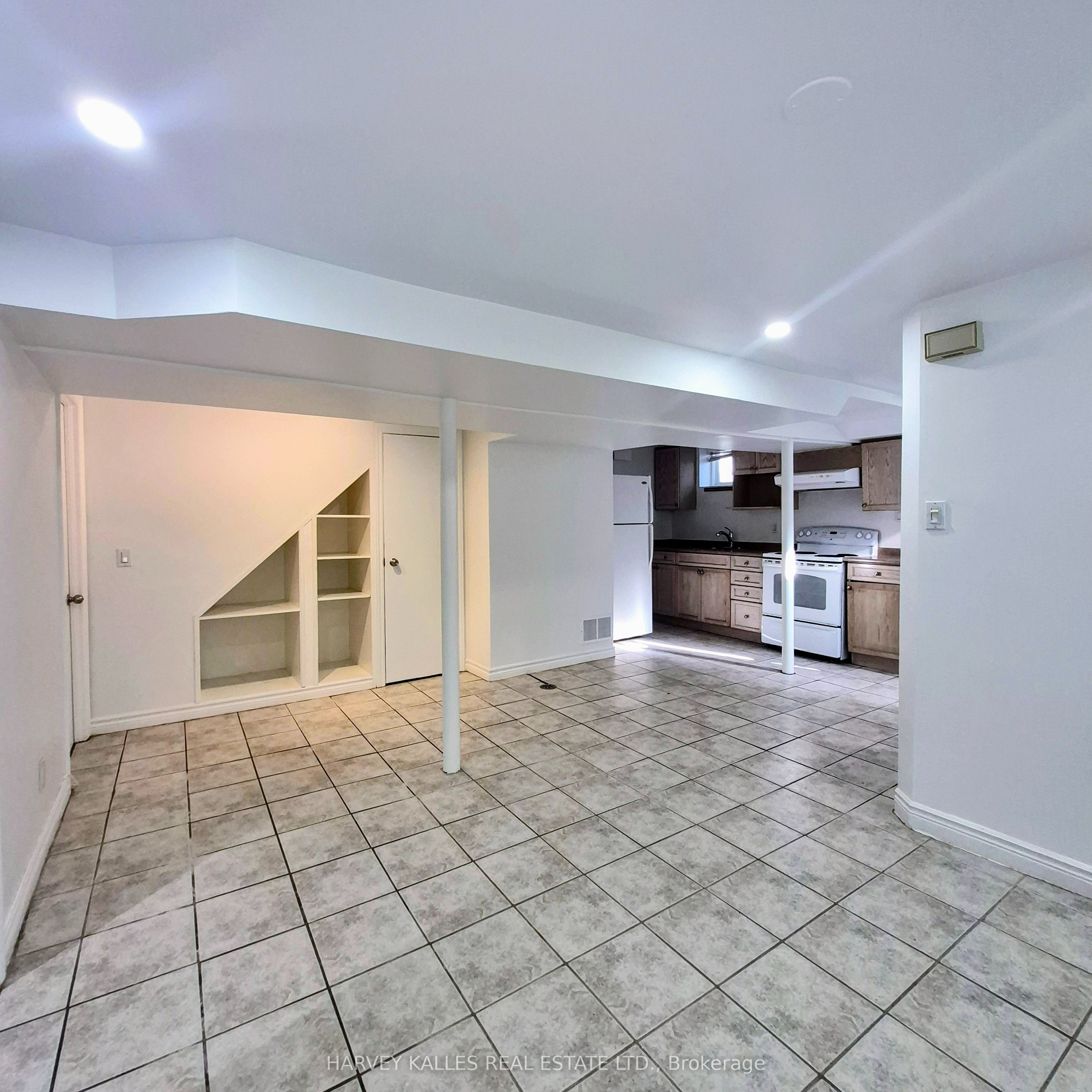 1575 Dufferin Street Lower Property Photo 3