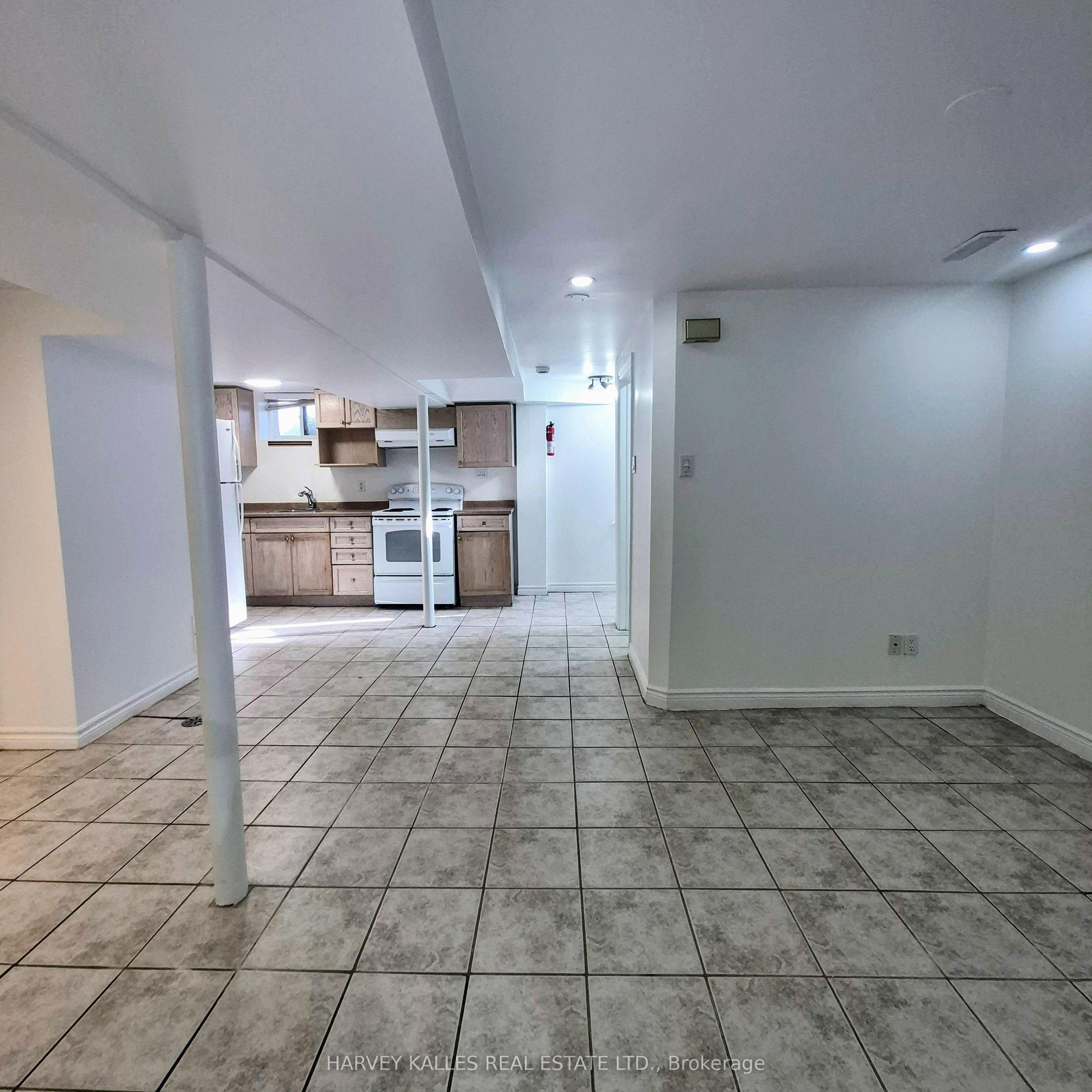 1575 Dufferin Street Lower Property Photo 5