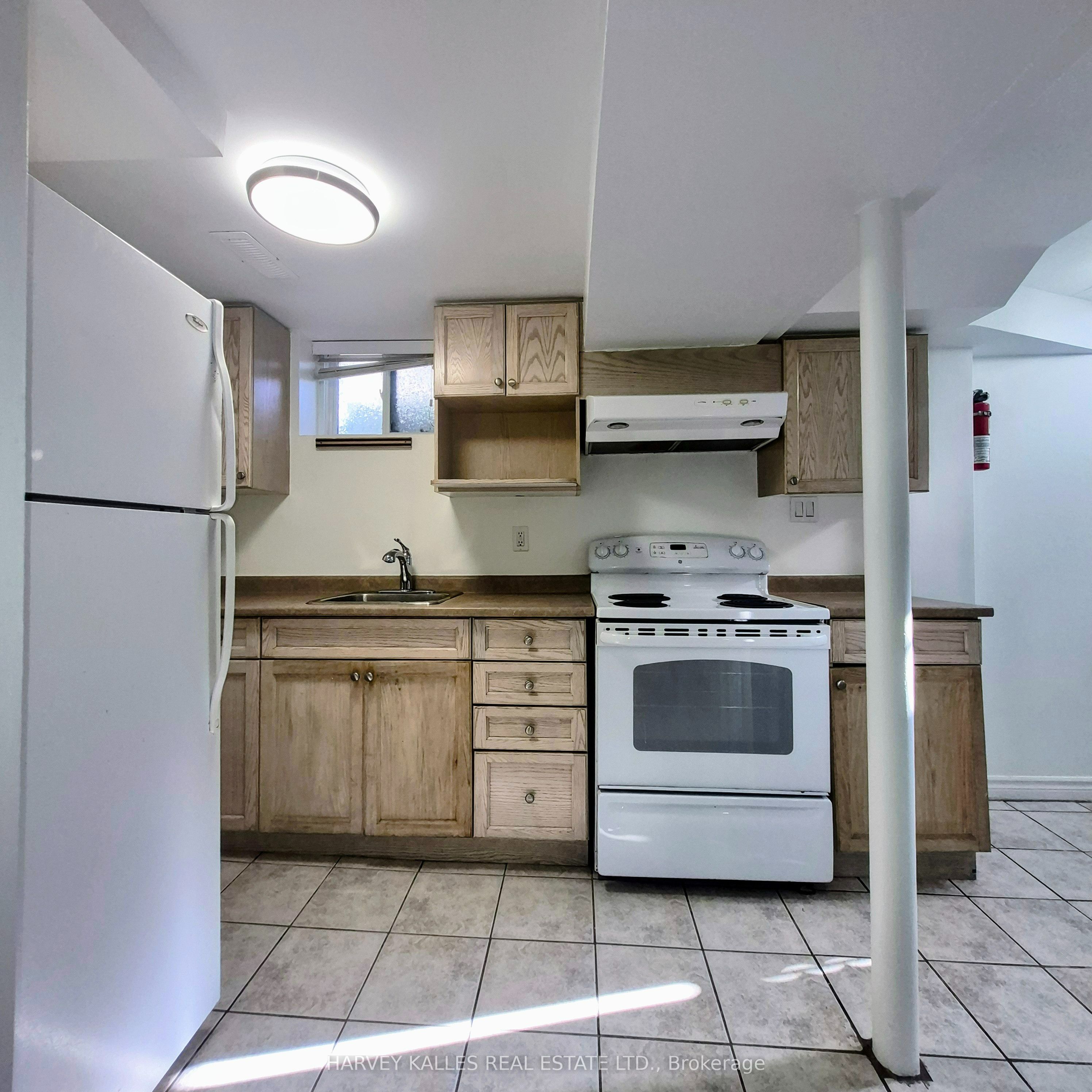 1575 Dufferin Street Lower Property Photo 6