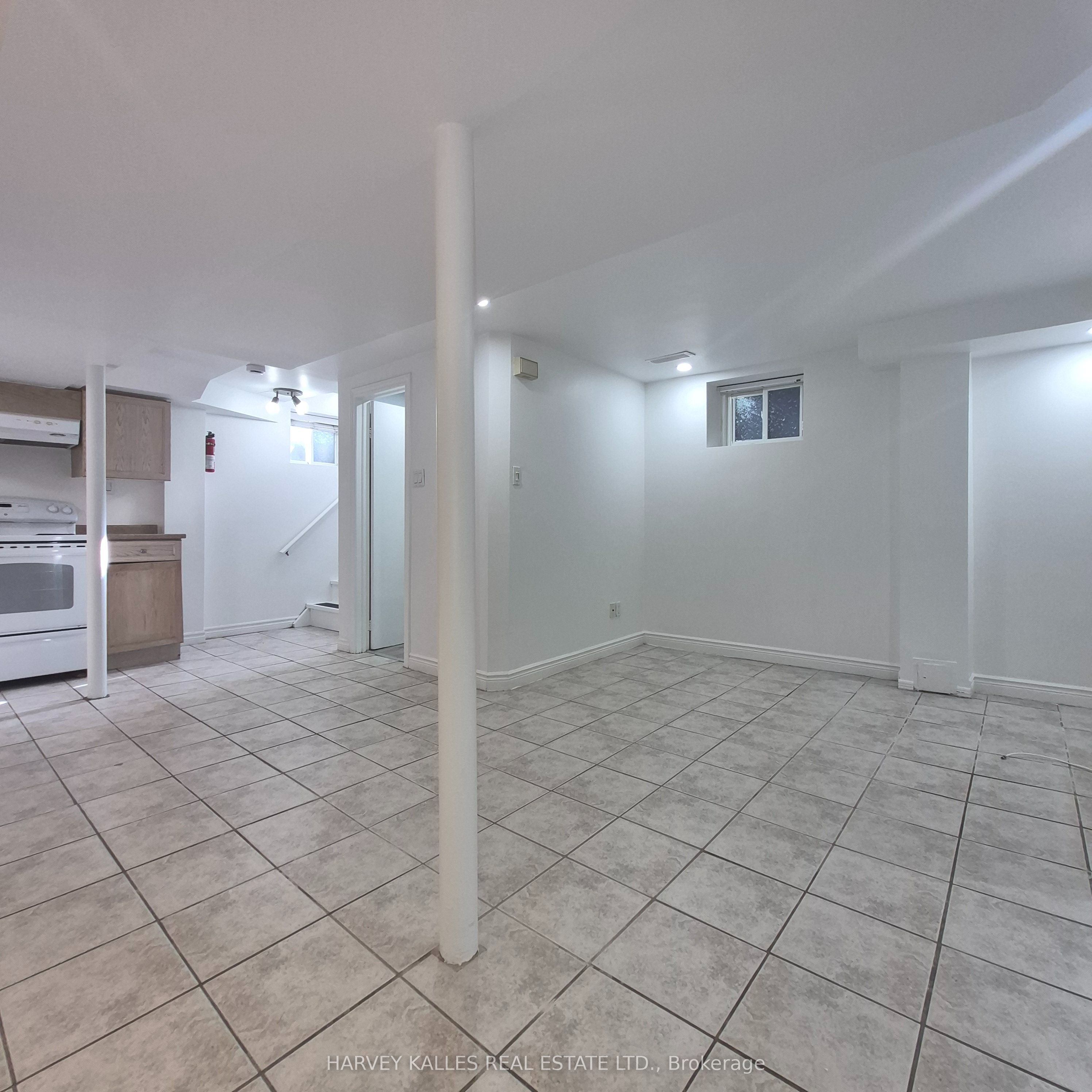 1575 Dufferin Street Lower Property Photo 7