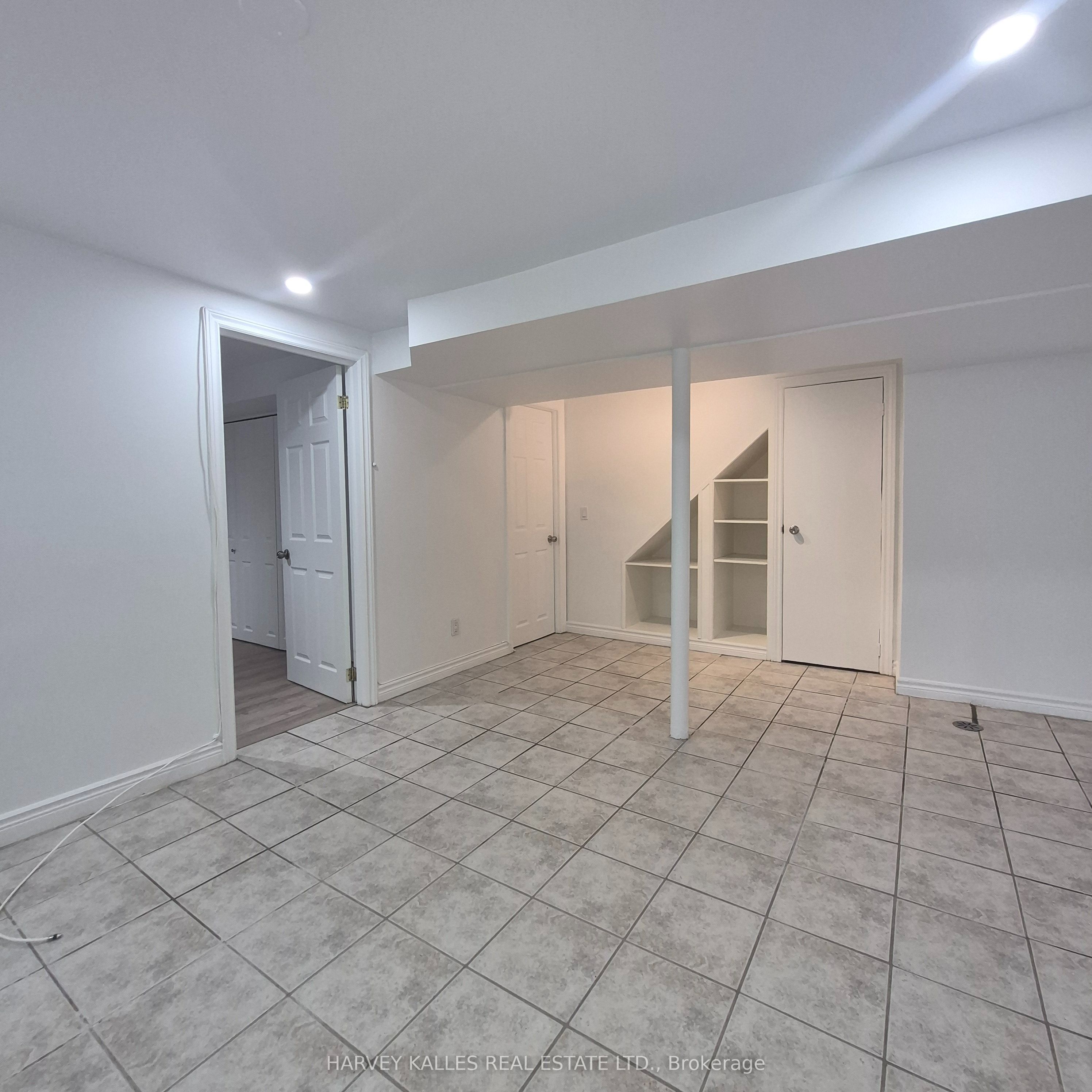 1575 Dufferin Street Lower Property Photo 9