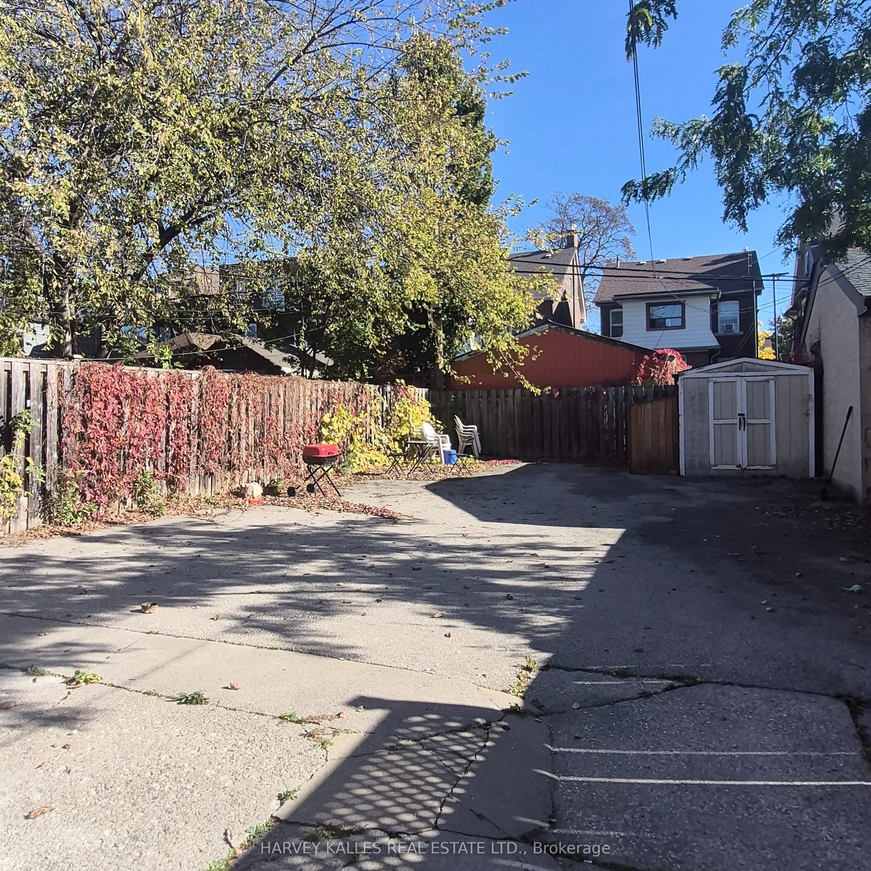 1575 Dufferin Street Lower Property Photo 14