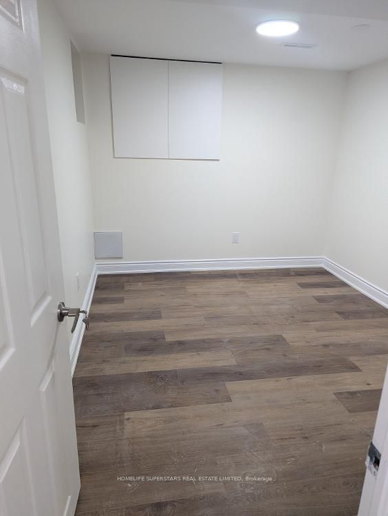 26 Glenmore Crescent Basement Apartment Property Photo 16