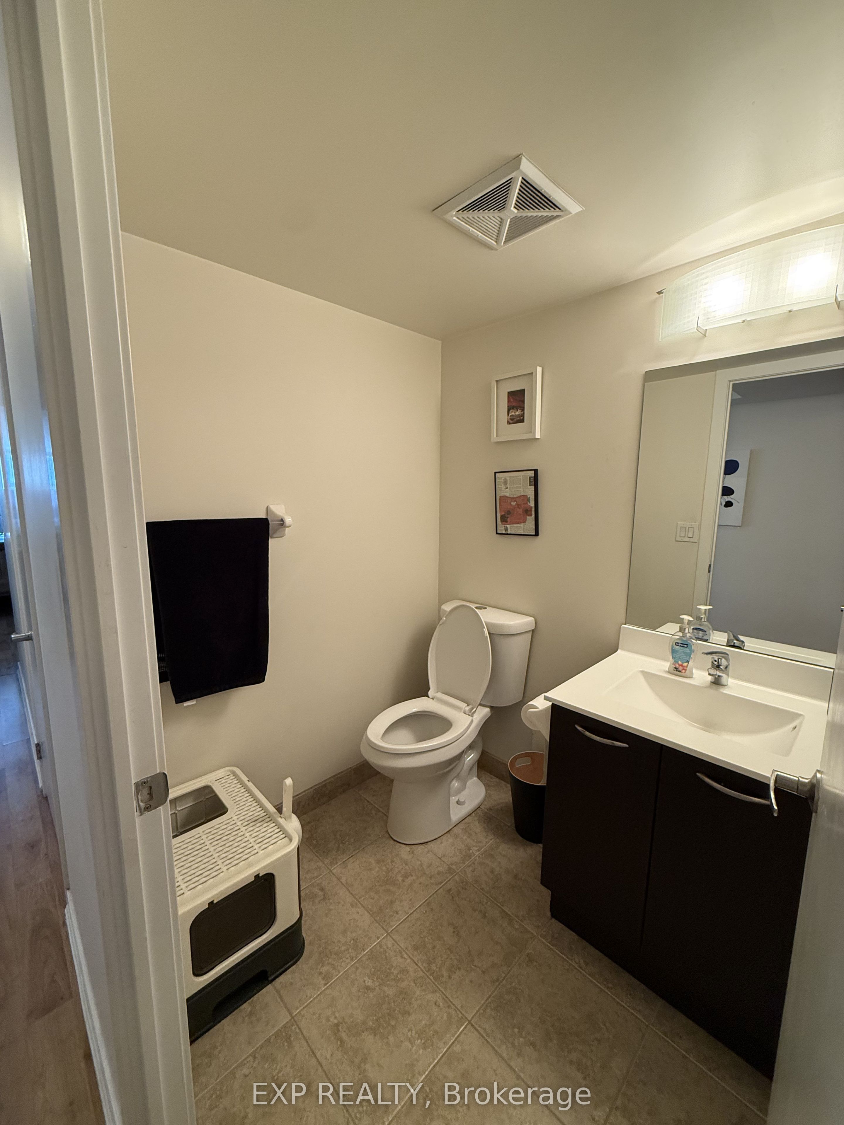 38 Joe Shuster Way 1502 Property Photo 5