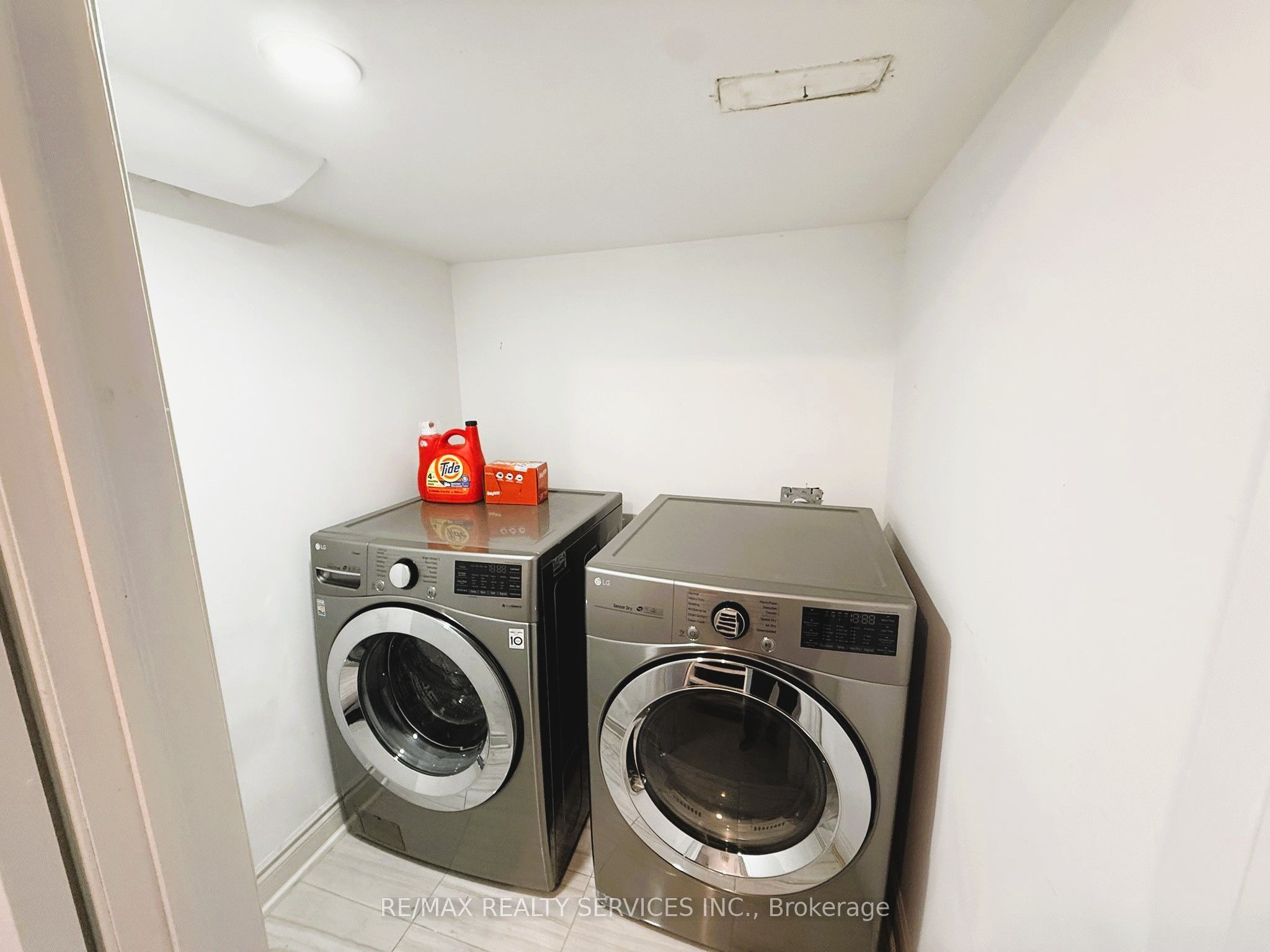 136 Nahani Way Basement Property Photo 13
