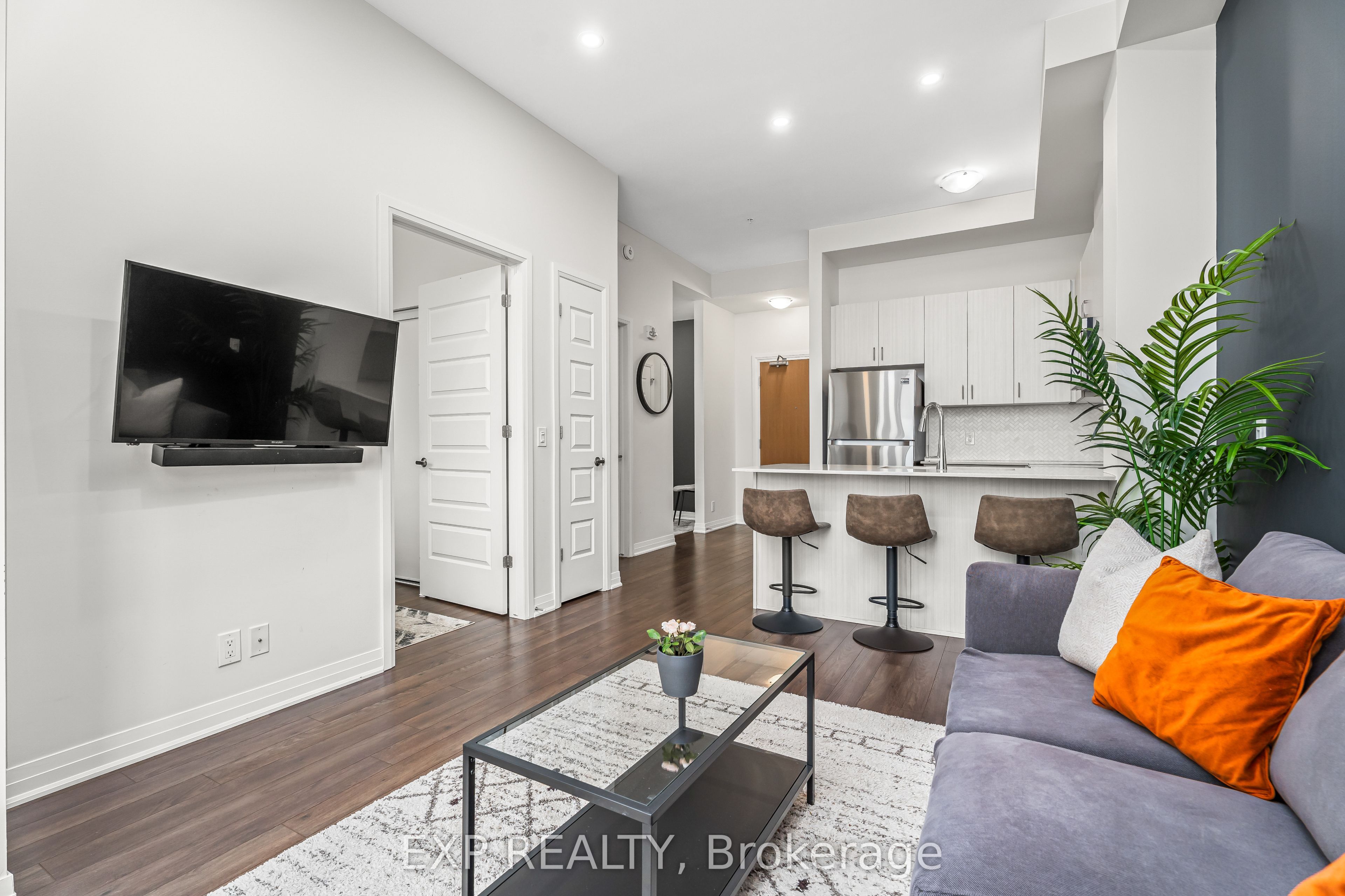 1105 Leger Way 627 Property Photo 2