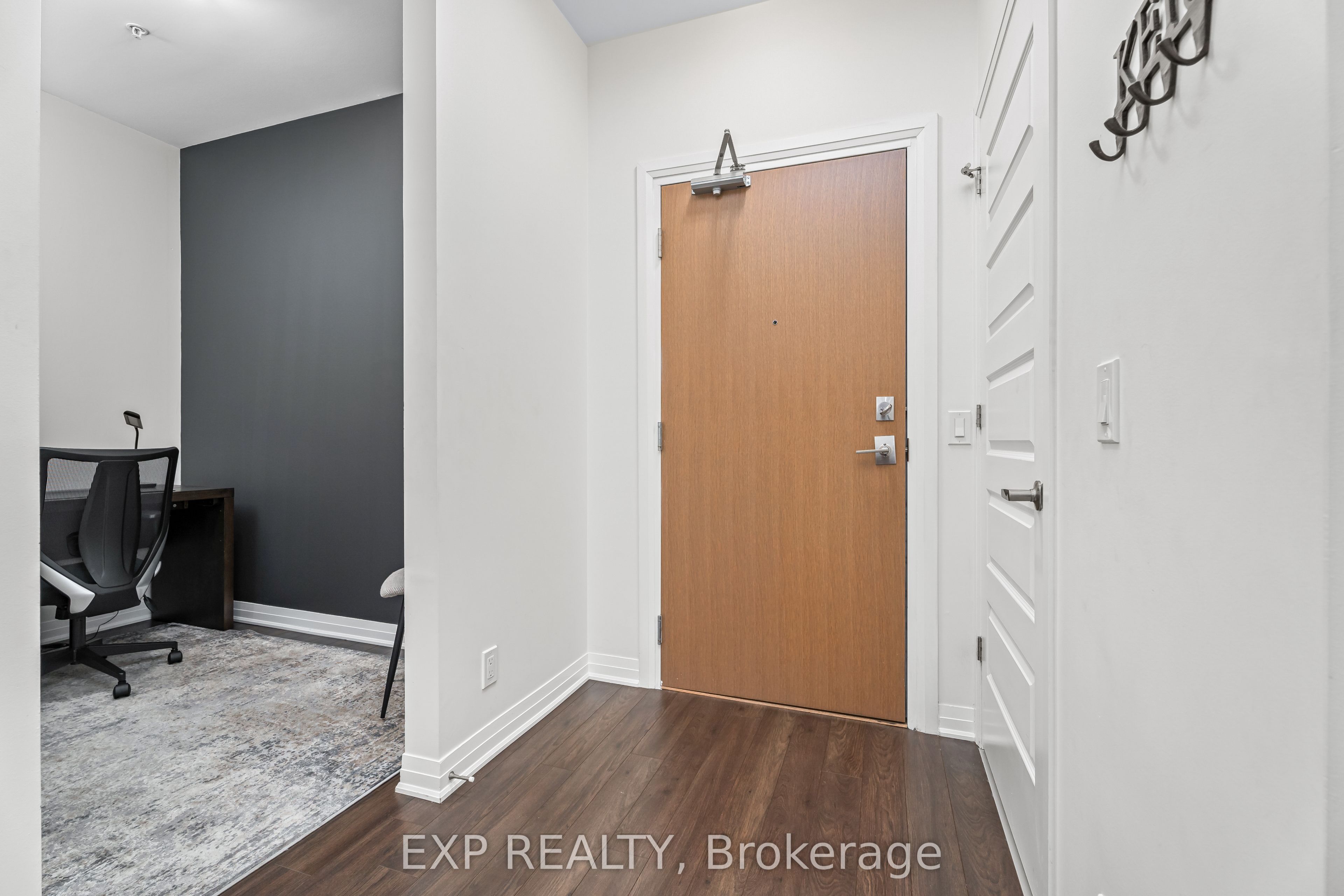 1105 Leger Way 627 Property Photo 3