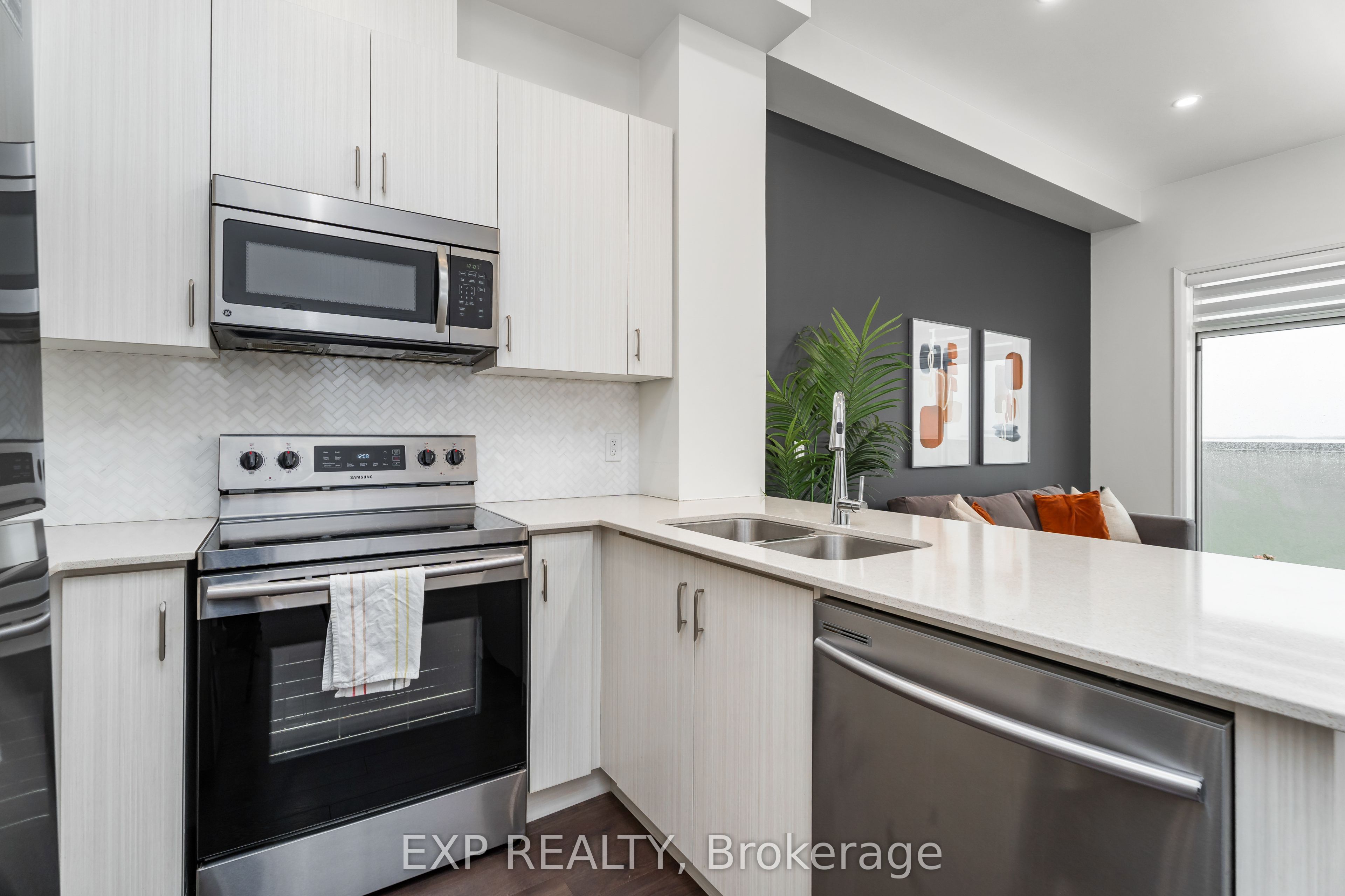 1105 Leger Way 627 Property Photo 11