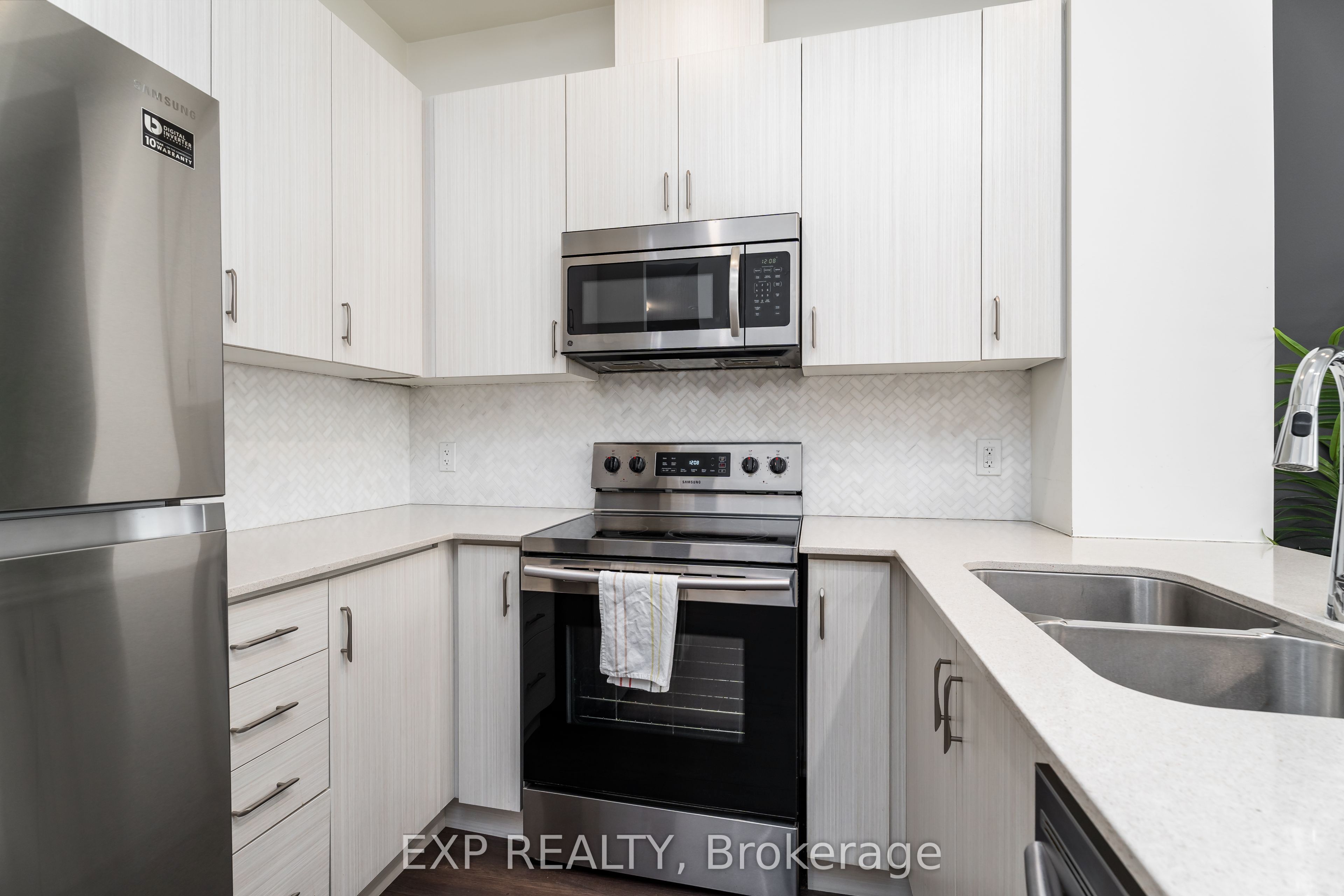 1105 Leger Way 627 Property Photo 12