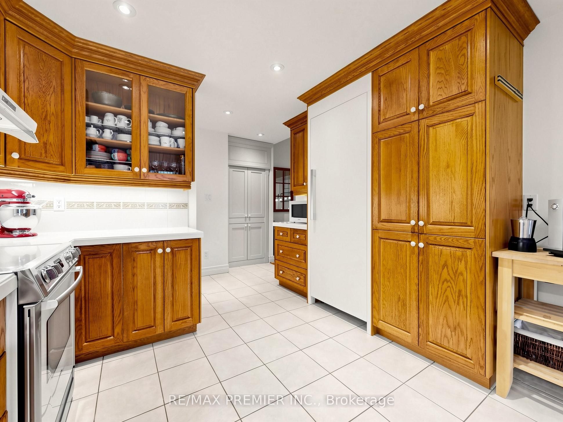 30 Anglesey Boulevard #301 Property Photo 9