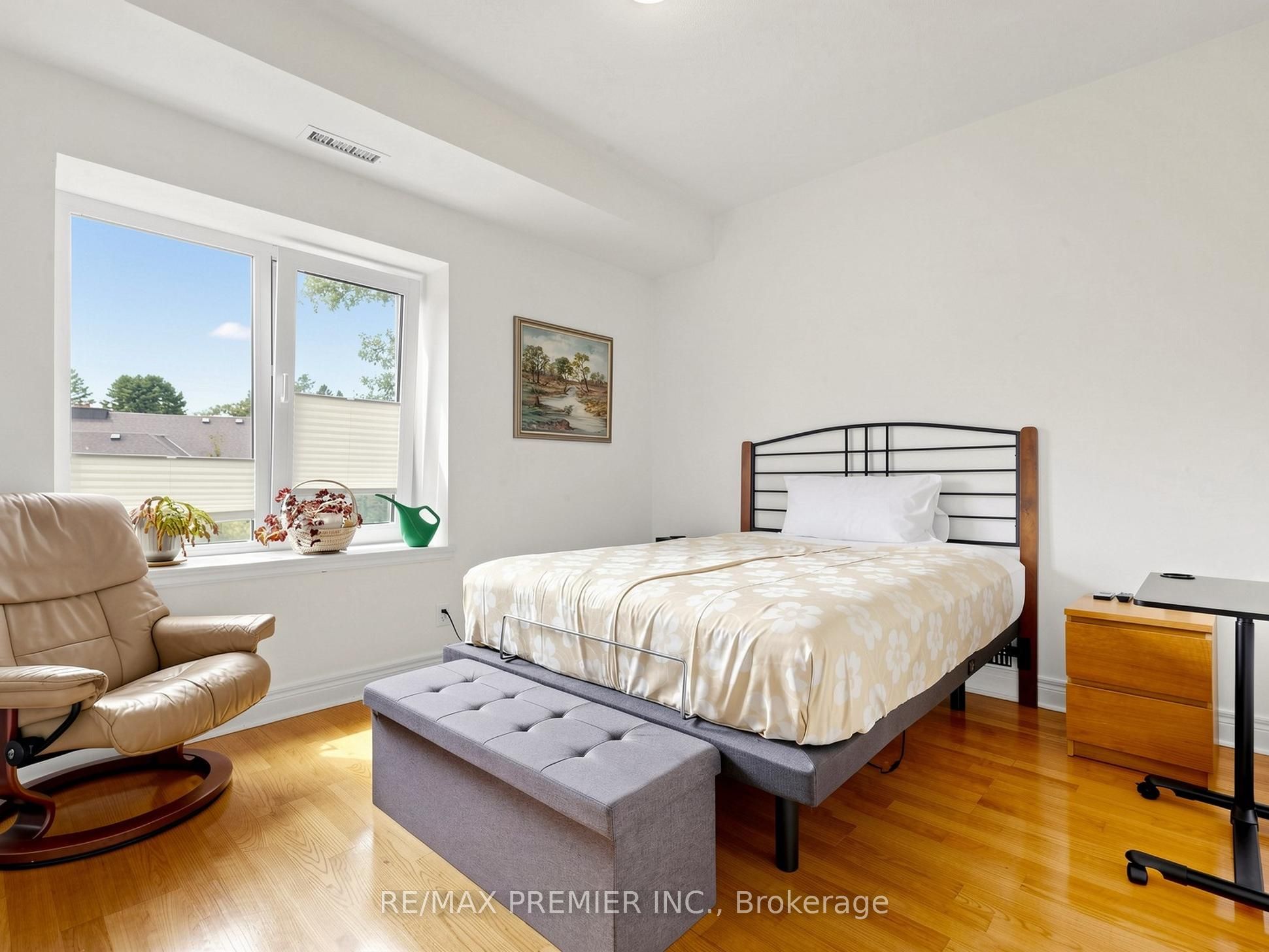 30 Anglesey Boulevard #301 Property Photo 16