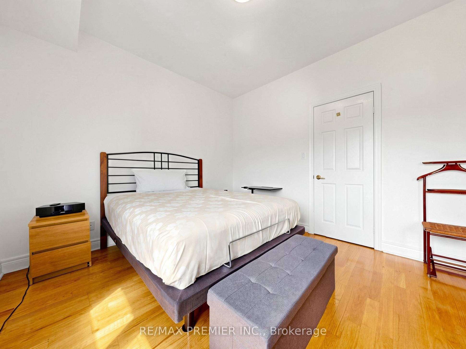 30 Anglesey Boulevard #301 Property Photo 17