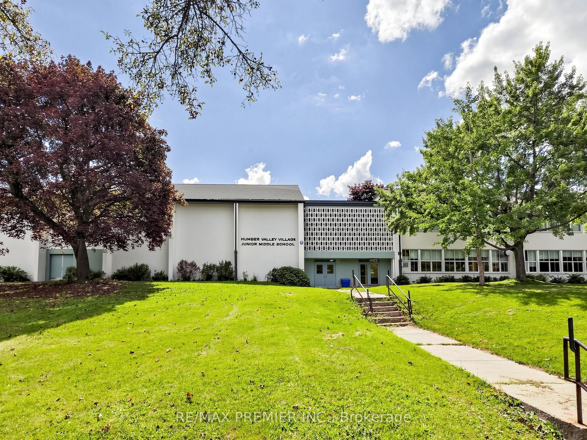 30 Anglesey Boulevard #301 Property Photo 35