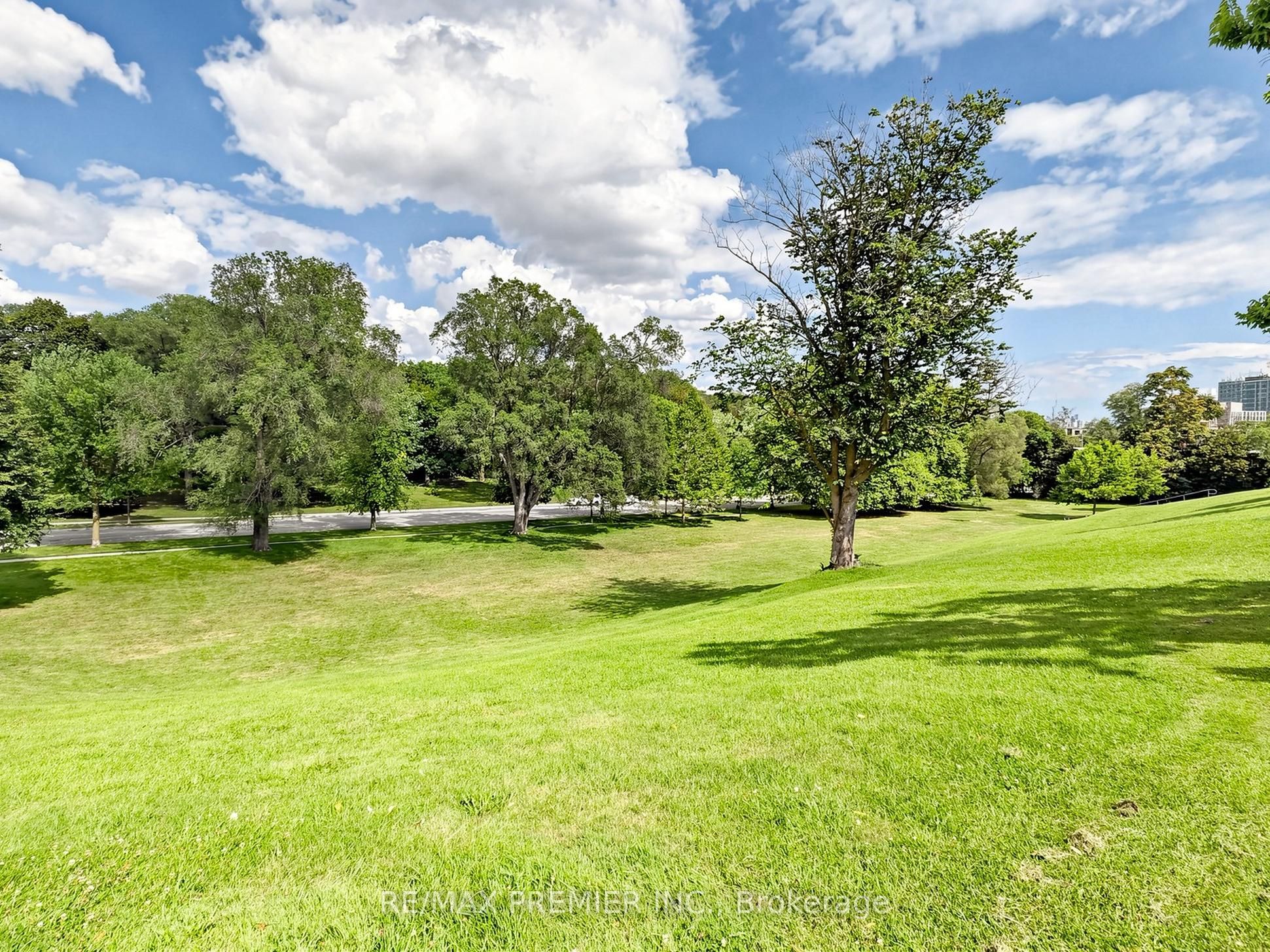 30 Anglesey Boulevard #301 Property Photo 38