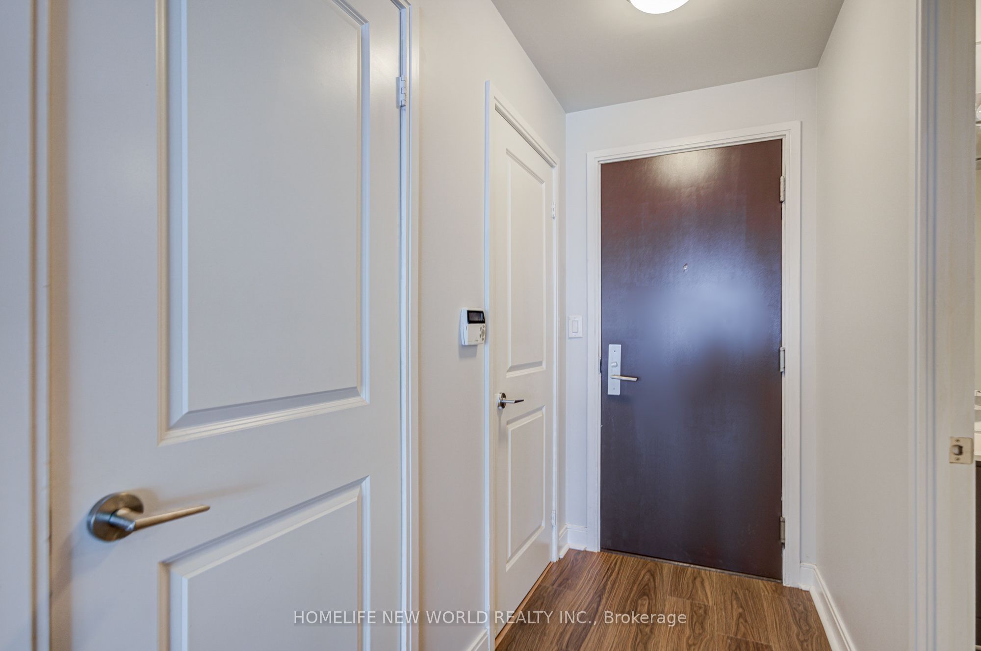 60 Absolute Avenue 4906 Property Photo 7
