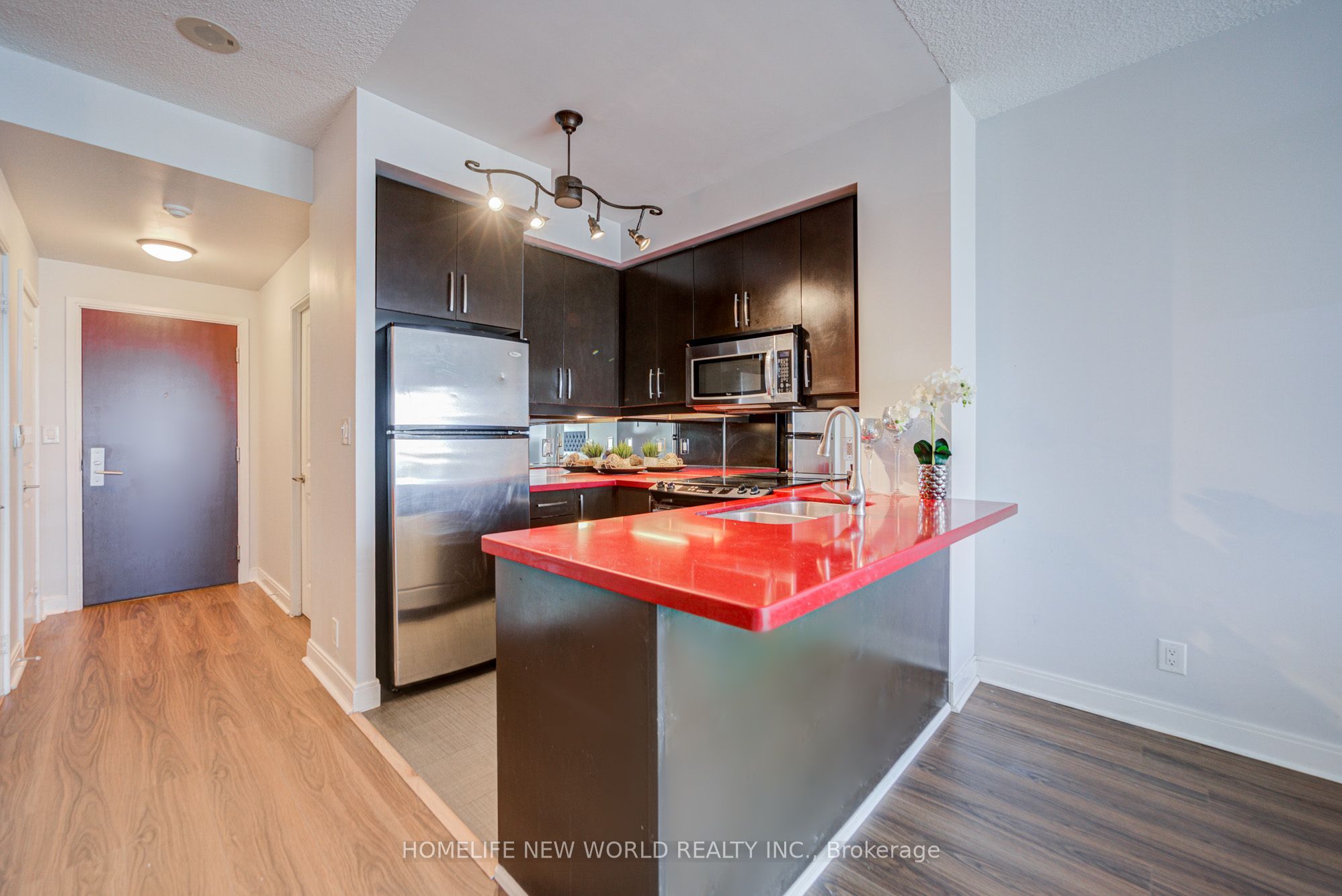 60 Absolute Avenue 4906 Property Photo 8