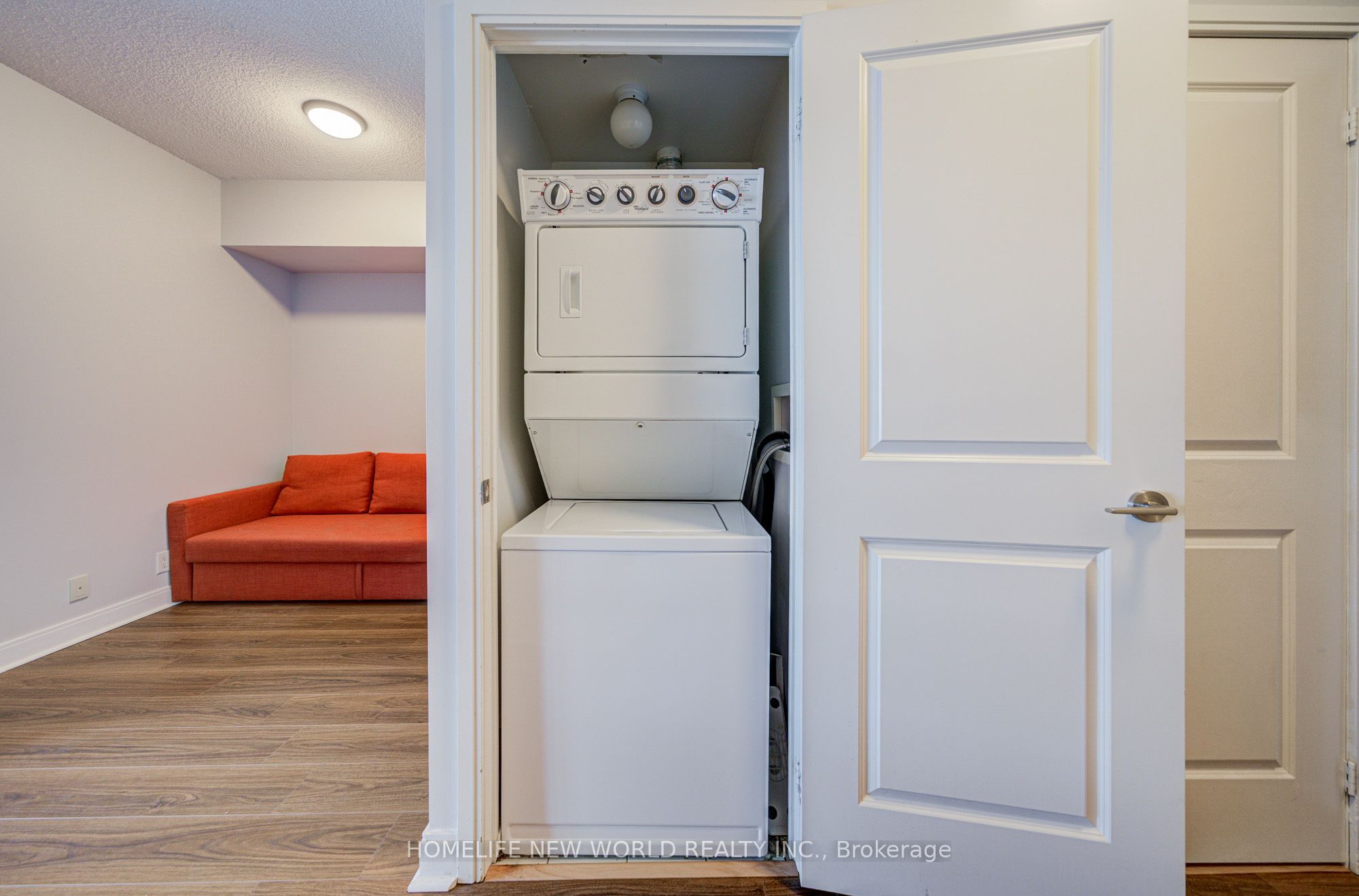 60 Absolute Avenue 4906 Property Photo 19